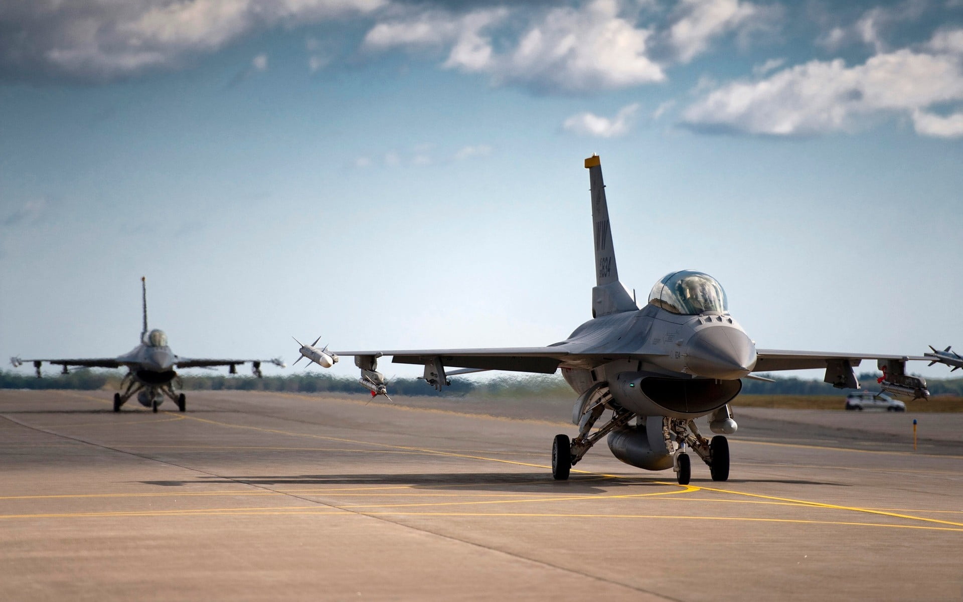 day, airport runway, airplane, stationary, plane, black, cockpit, army, military airplane, gray, General Dynamics F-16 Fighting Falcon, military, air force, HD Wallpaper