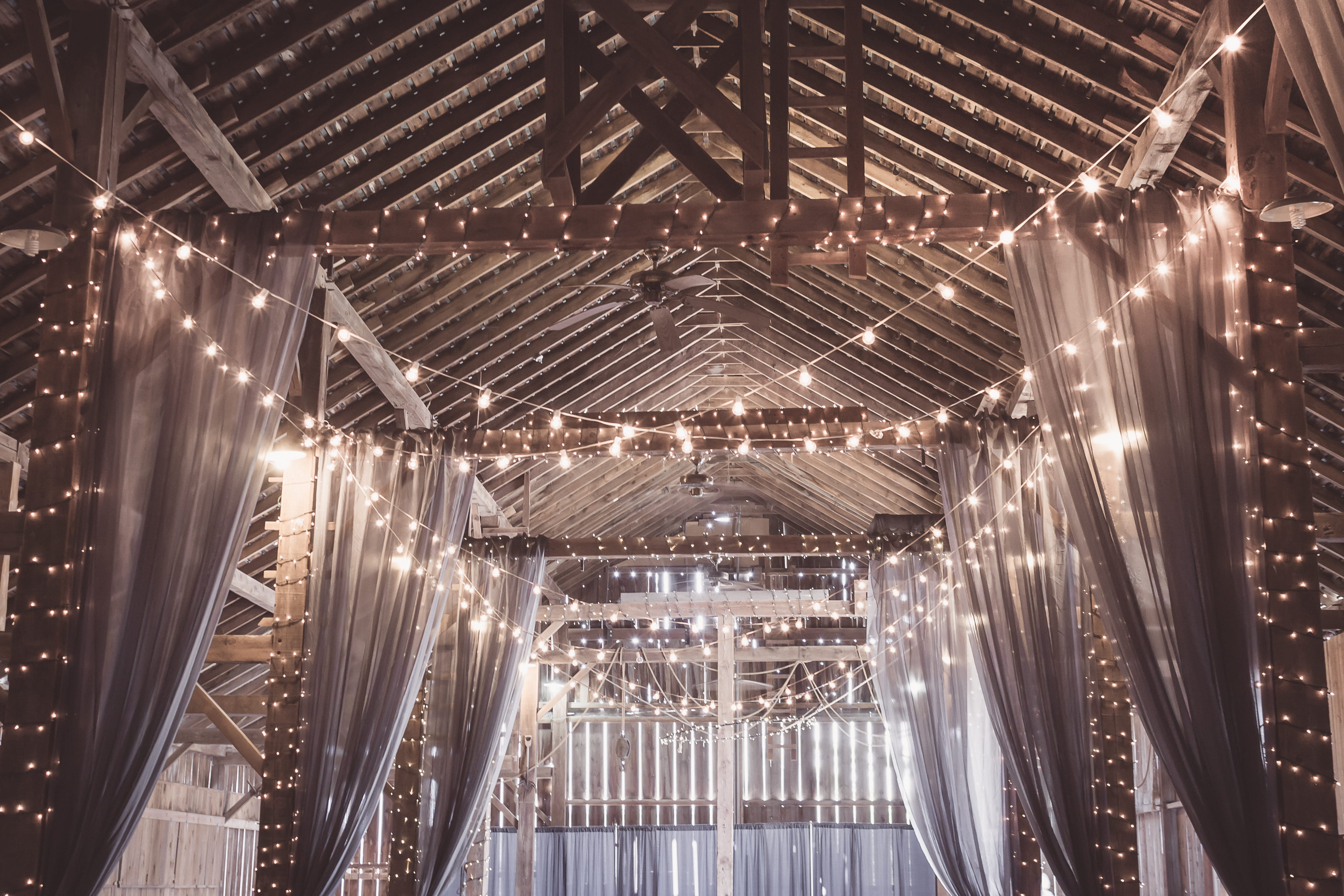 metal, wedding detail, barn, string, wedding decor, indoors, lights, no people, connection, illuminated, hanging, architecture, pattern, arts culture and entertainment, HD Wallpaper