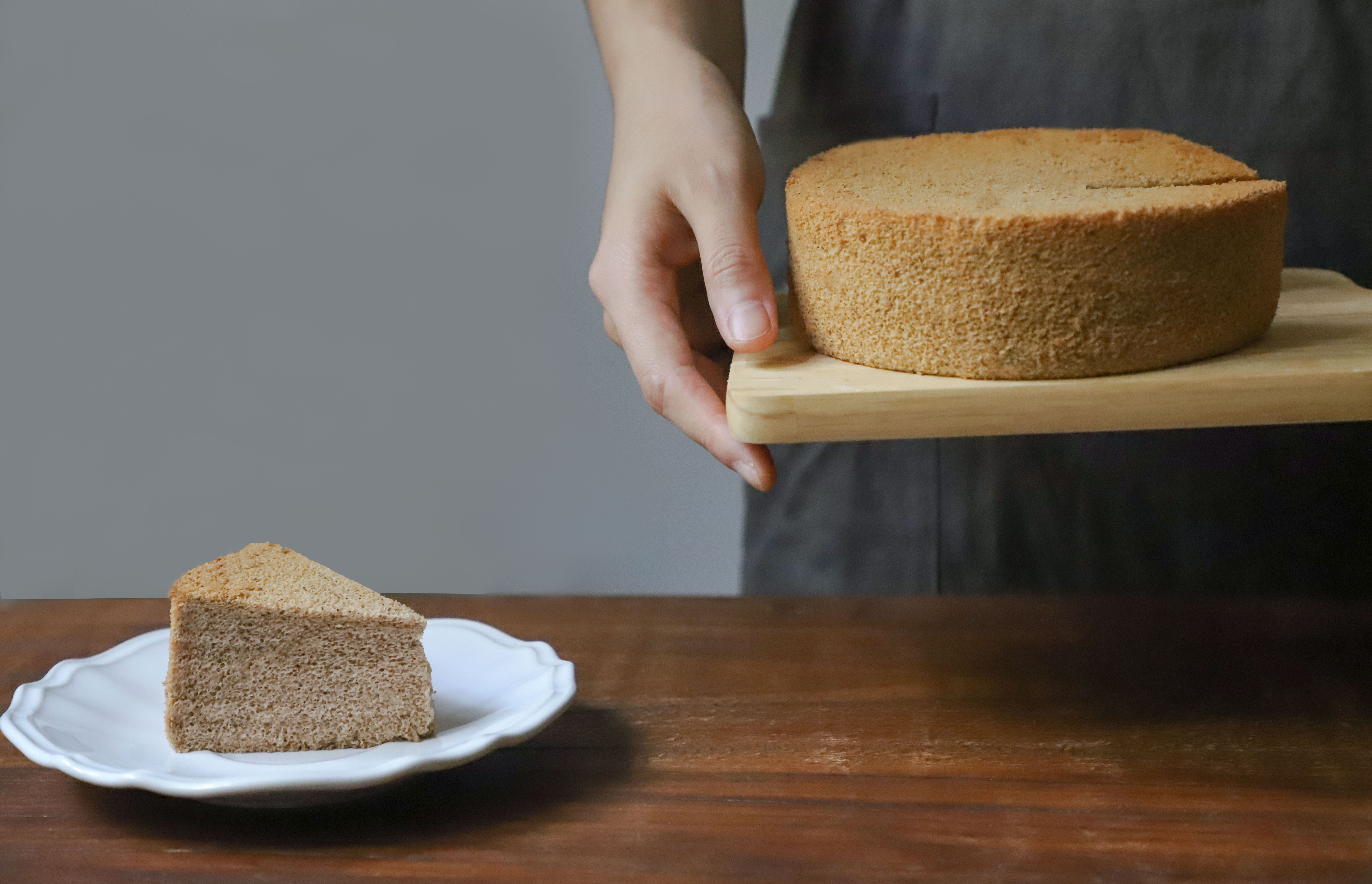 close-up, freshness, brown bread, indoors, holding, adult, hand, cake, pastry, bread, baked, women, 5K, food, slice, healthy eating, breakfast, white, HD Wallpaper