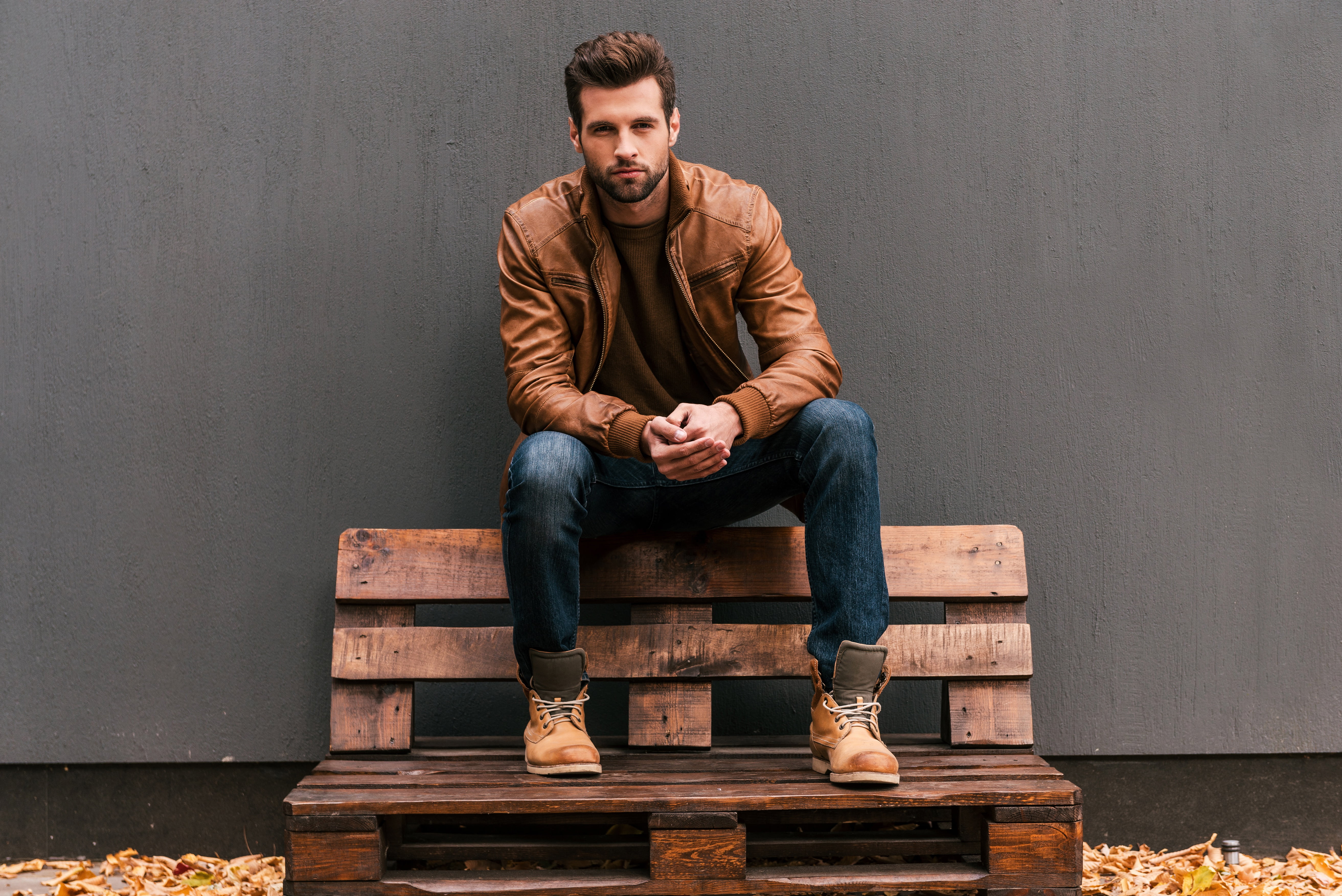 5K, guy, leaves, jacket, pallets, shoes, sitting, autumn, male, wall, jeans, yellow, portrait, t-shirt, HD Wallpaper