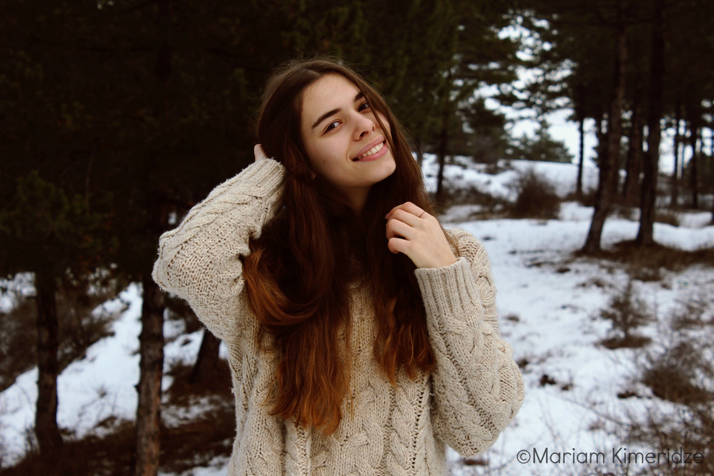 warm clothing, snow, brown hair, looking at camera, portrait, women, leisure activity, beautiful woman, scarf, winter, clothing, young women, lifestyles, HD Wallpaper