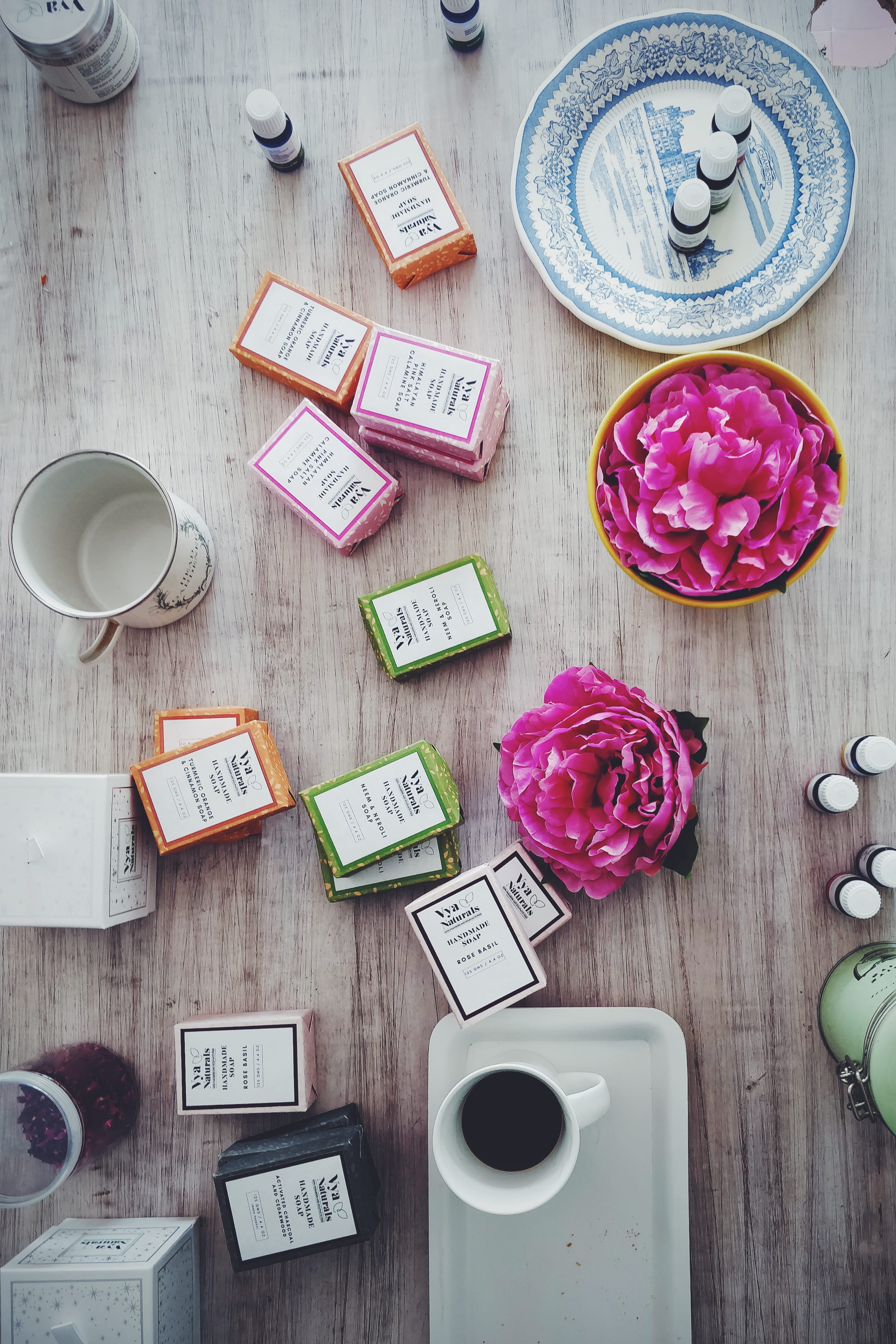 flay lay, plant, beauty, white, small business, crockery, food, directly above, mug, text, freshness, wood - material, plaque, cup, desk, nature, flowering plant, Phone HD Wallpaper