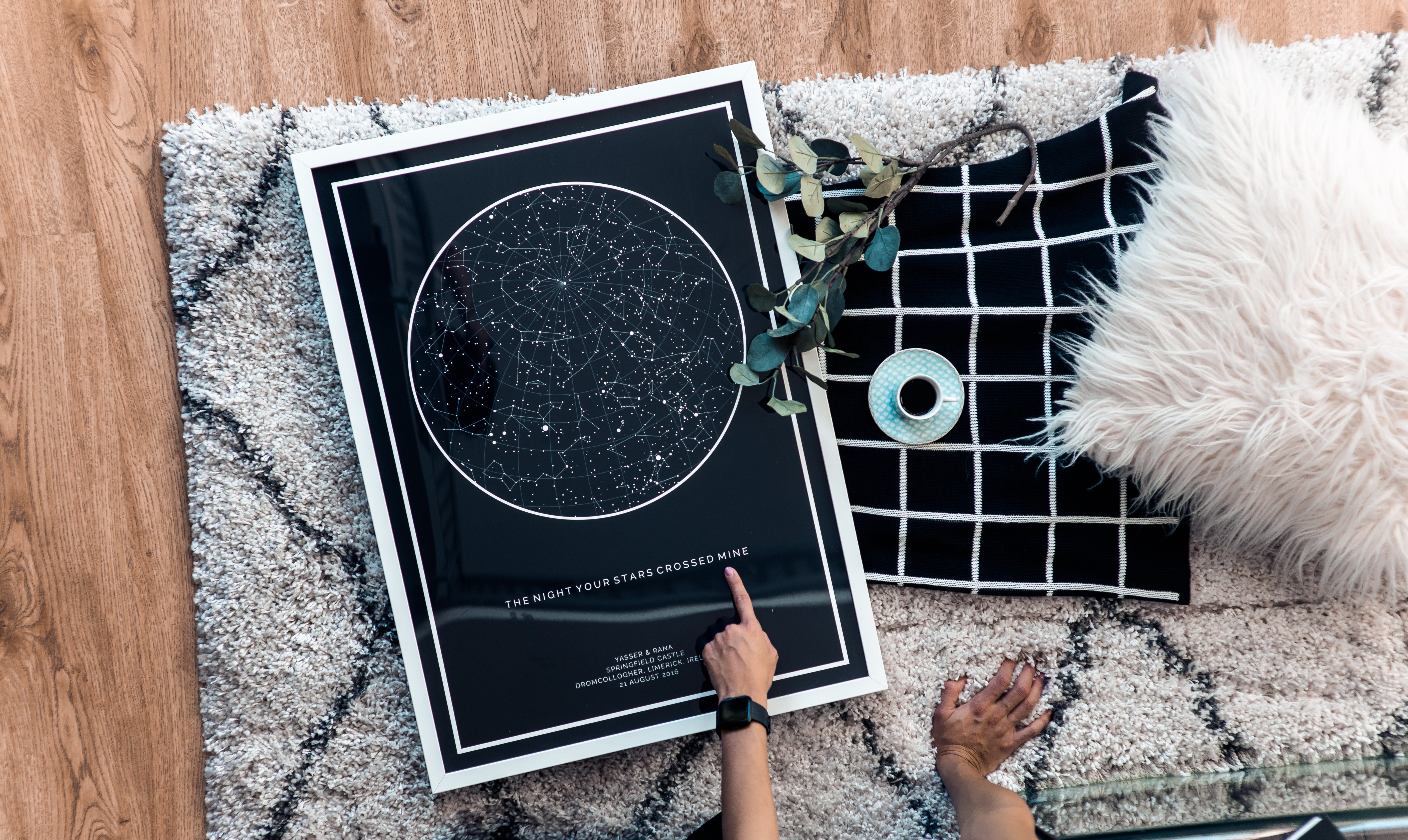 insect, communication, stand, shop, barrel, high angle view, day, invertebrate, hand, human limb, flay, board, directly above, rug, poster, flea, human, HD Wallpaper
