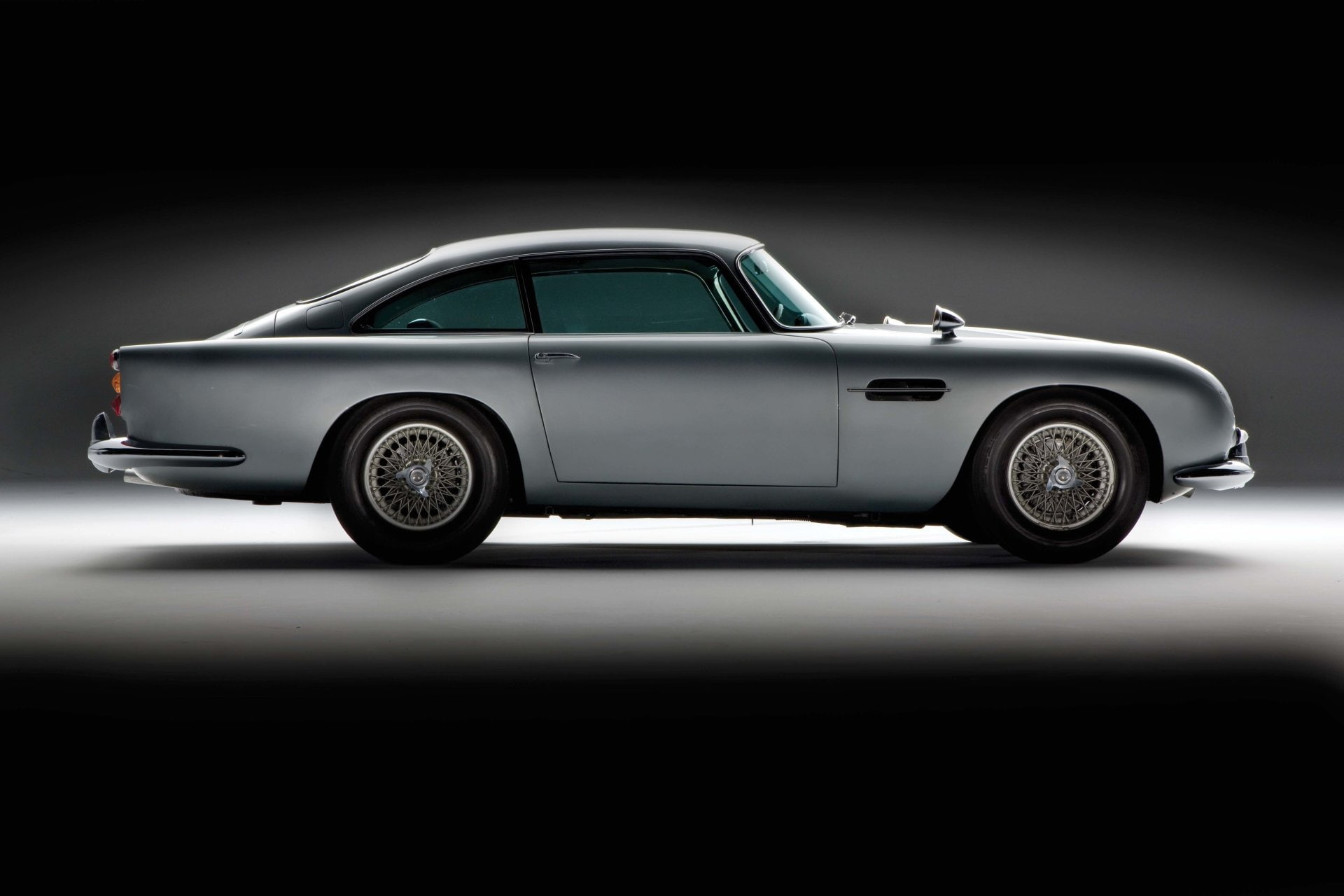 indoors, shadow, mode of transportation, profile view, chrome, studio shot, toy, wealth, silver colored, transportation, aston martin DB5, land vehicle, HD Wallpaper