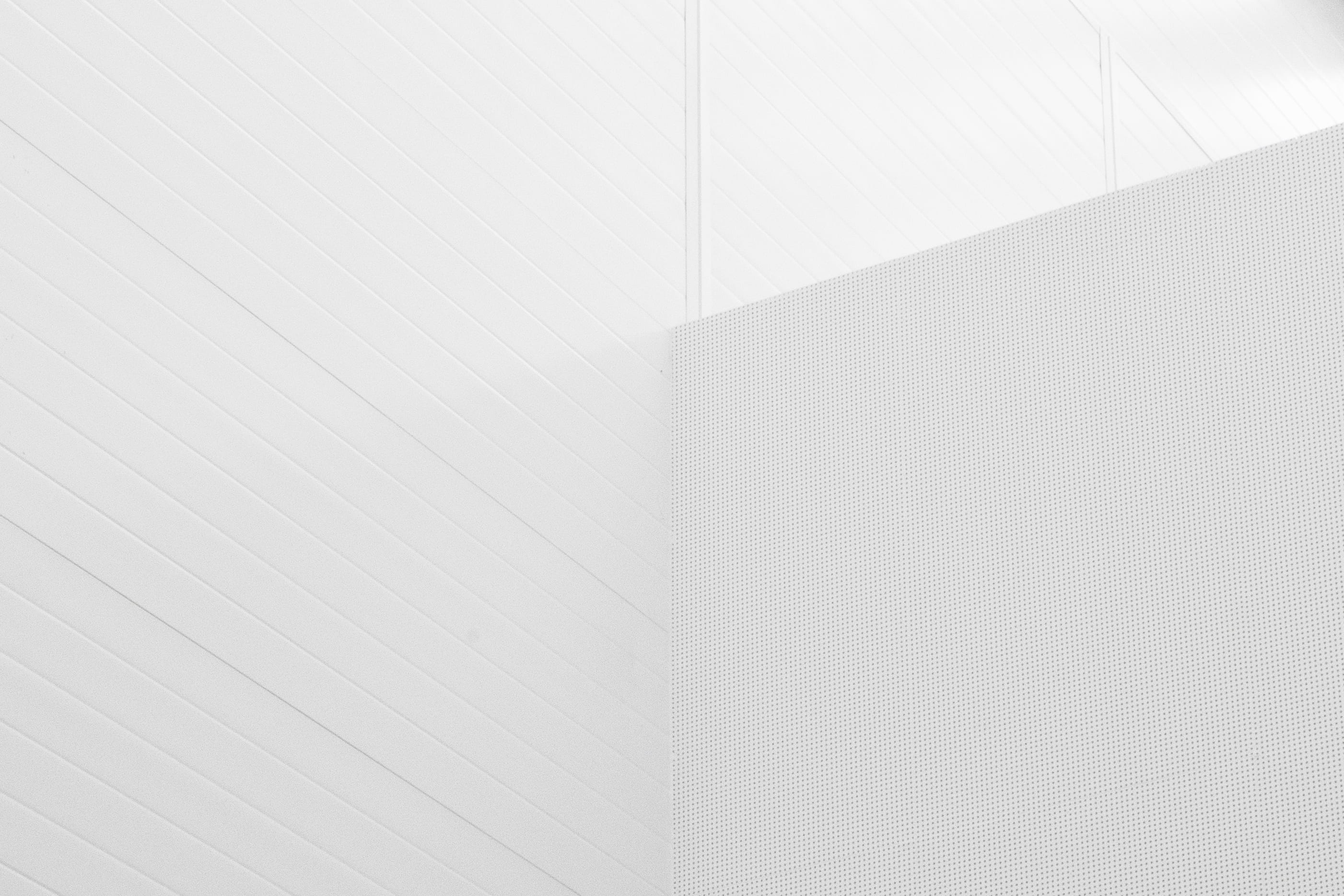 white, blank, 2K, abstract, angle, pattern, wall, minimalism, ceiling, backgrounds, architecture, low angle view, wall - building feature, copy space, HD Wallpaper