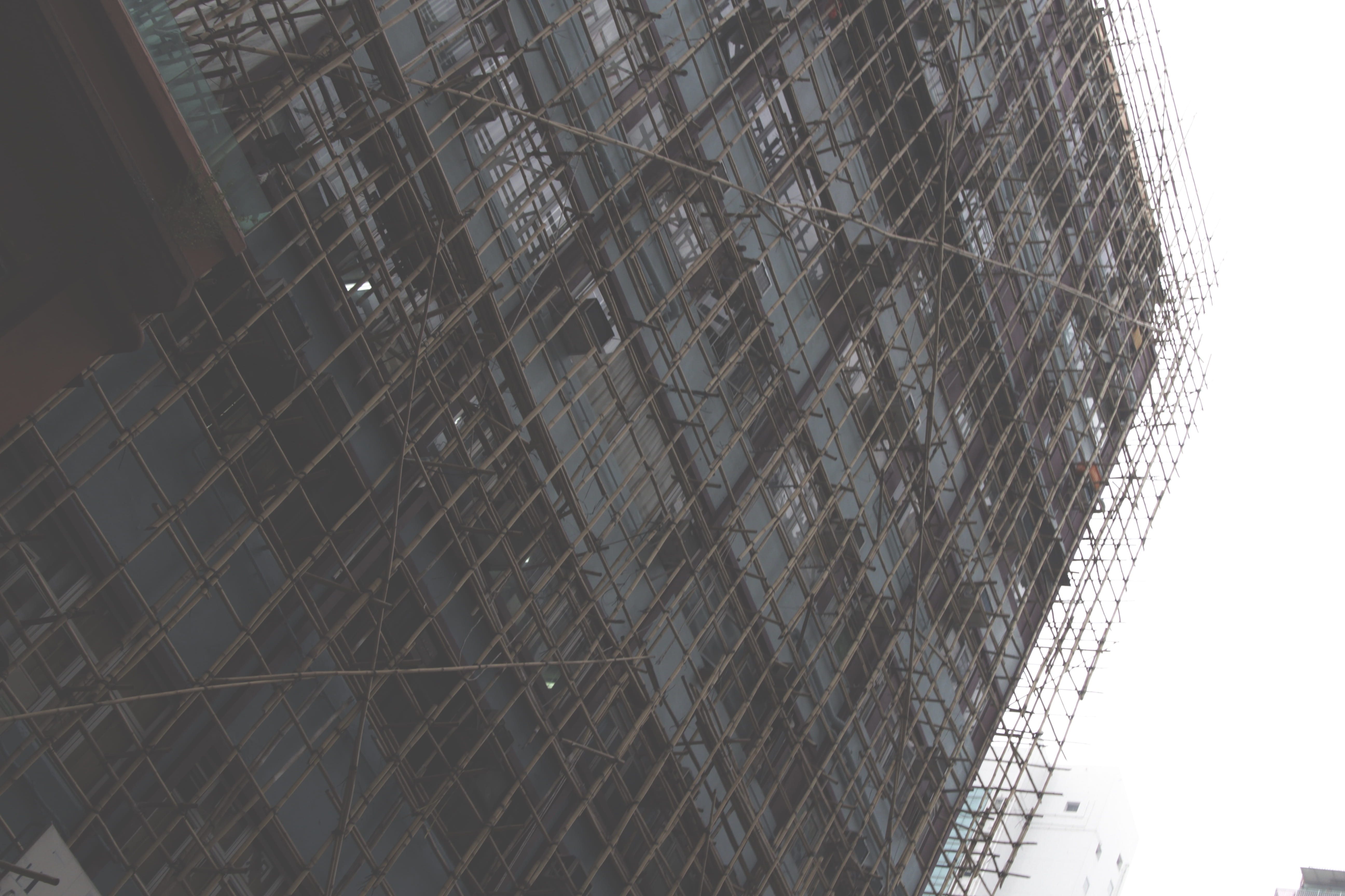 hong kong island, fence, 5K, building exterior, pattern, art and craft, no people, low angle view, hong kong, built structure, metal, building, city, glass - material, HD Wallpaper