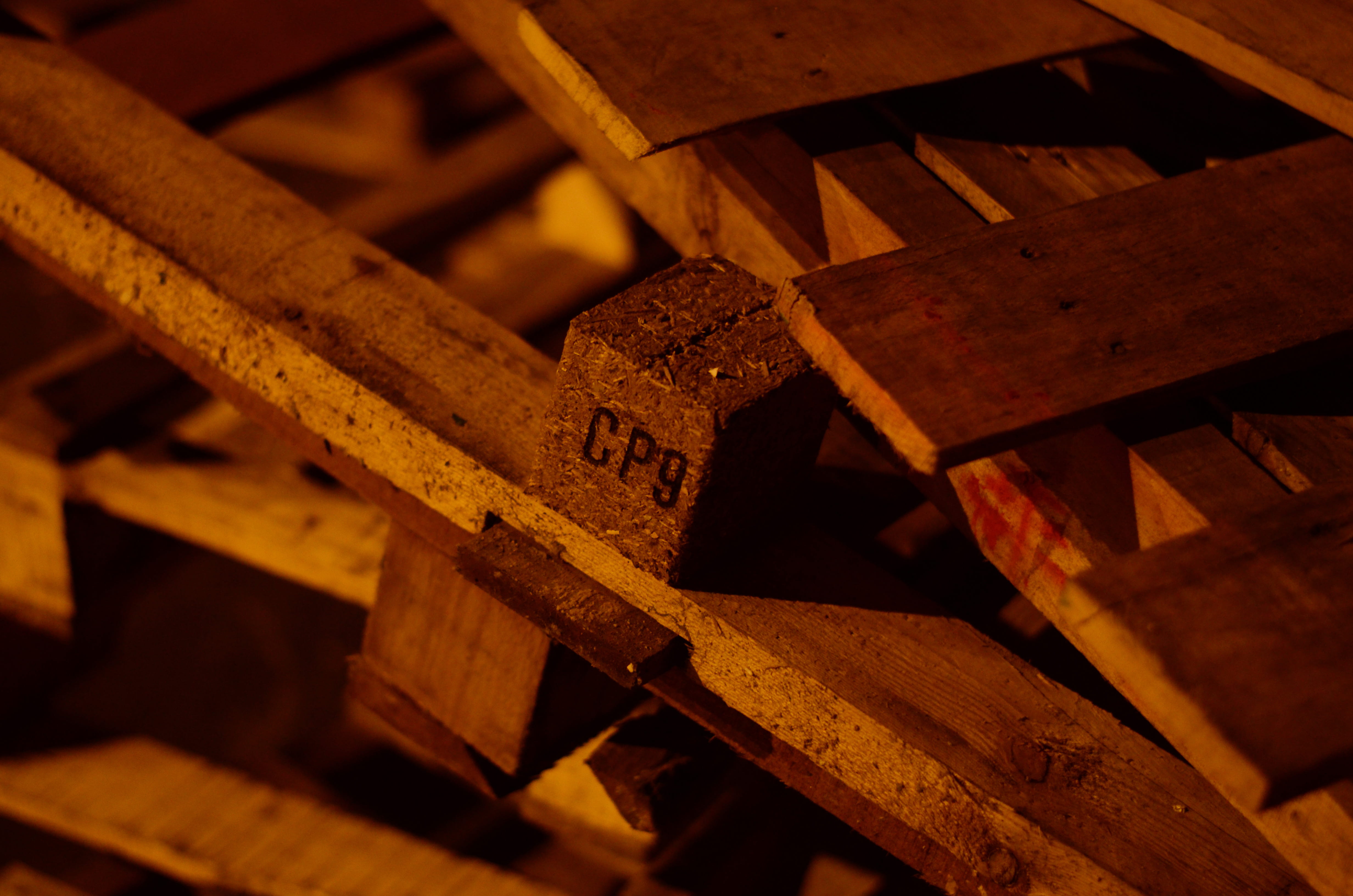 wheel, hong kong, girder, close-up, wood - material, rusty, asia, obsolete, focus on foreground, damaged, backgrounds, wood, full frame, equipment, decline, HD Wallpaper