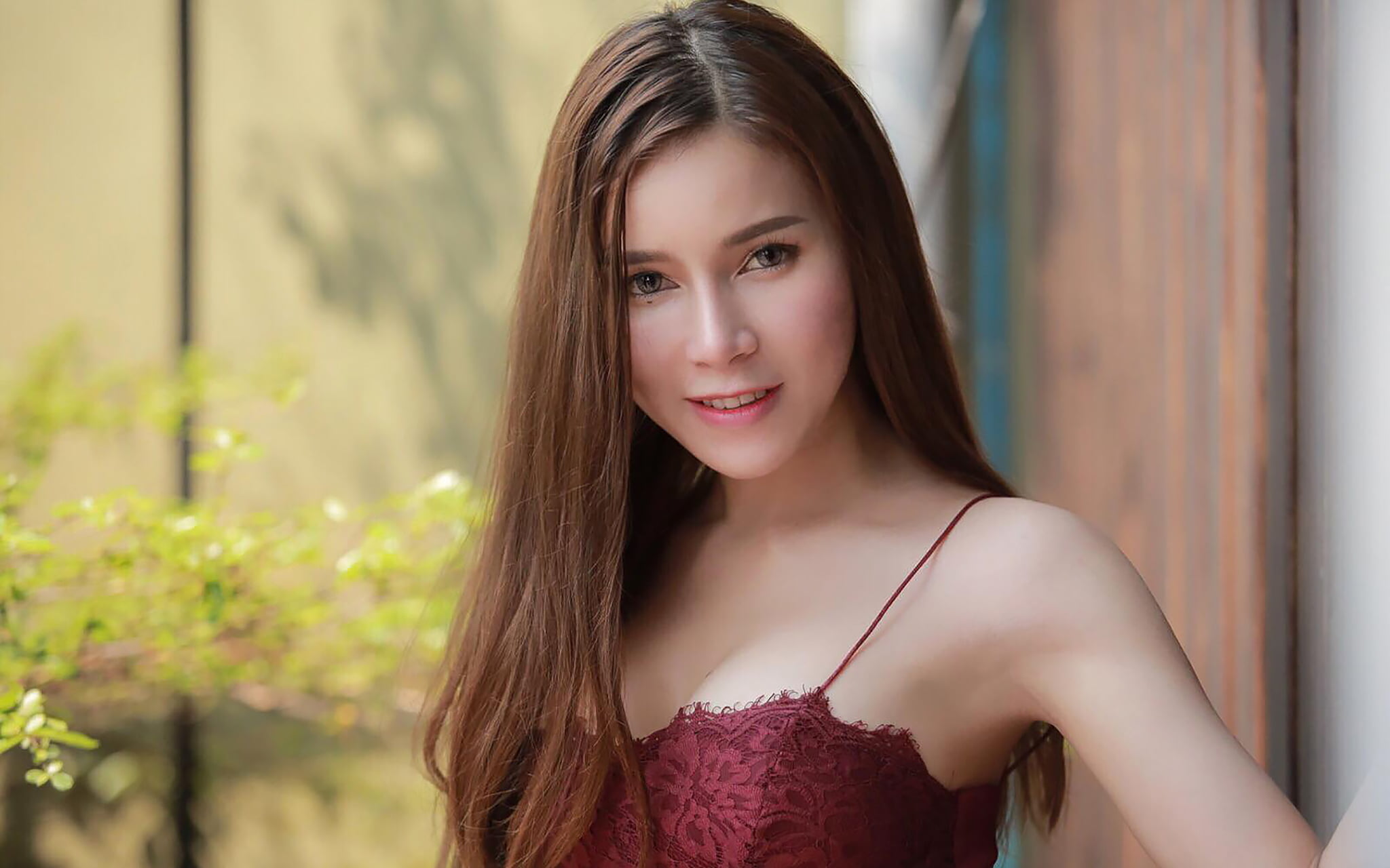 model, hair, young women, portrait, Lanchakorn Yeunyaw, hairstyle, one person, off shoulder, long hair, beauty, adult, fashion, focus on foreground, 1080P, HD Wallpaper
