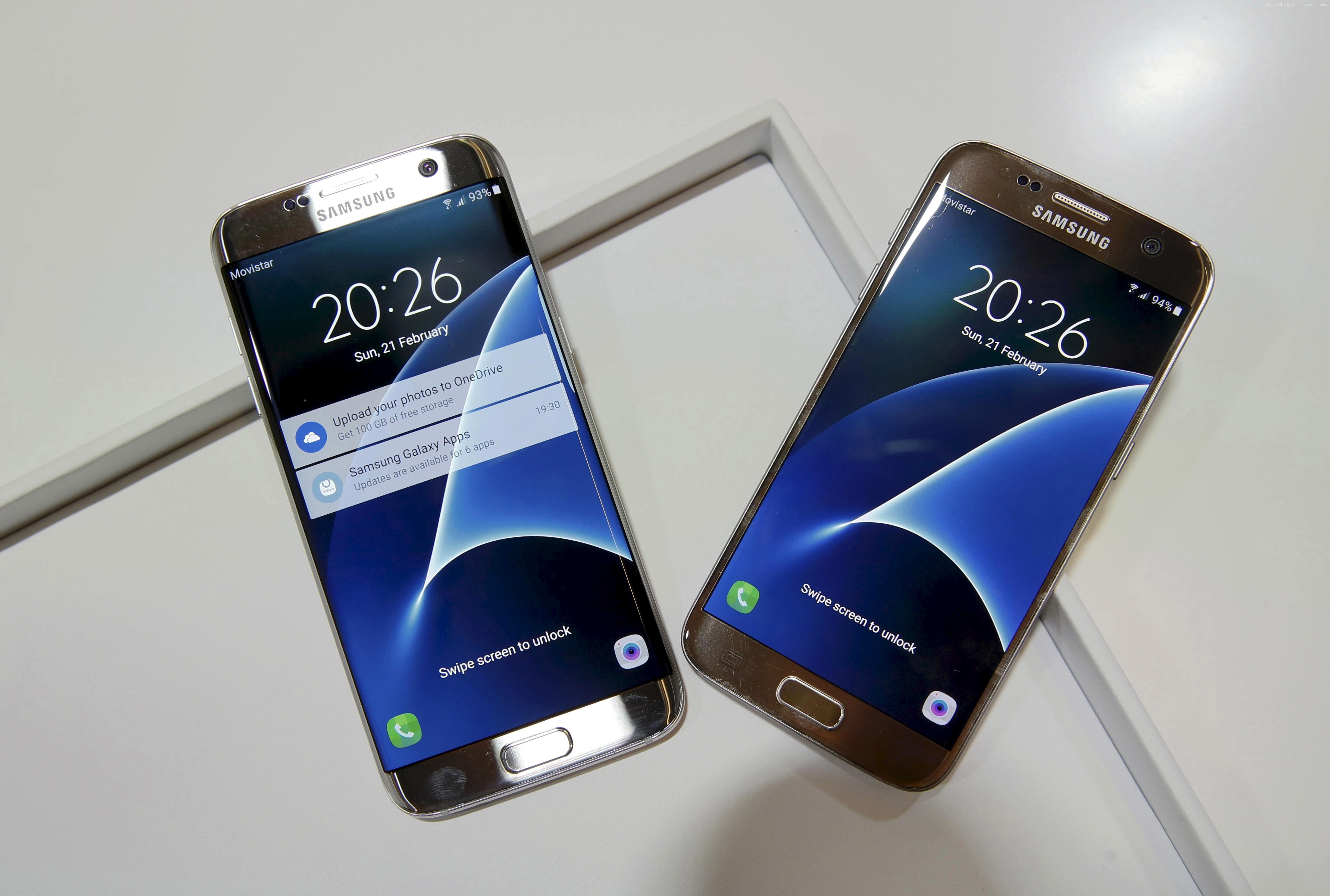 group of objects, western script, studio shot, smart phone, finance, mobile phone, wireless technology, connection, Galaxy s7 edge, internet, blue, close-up, HD Wallpaper