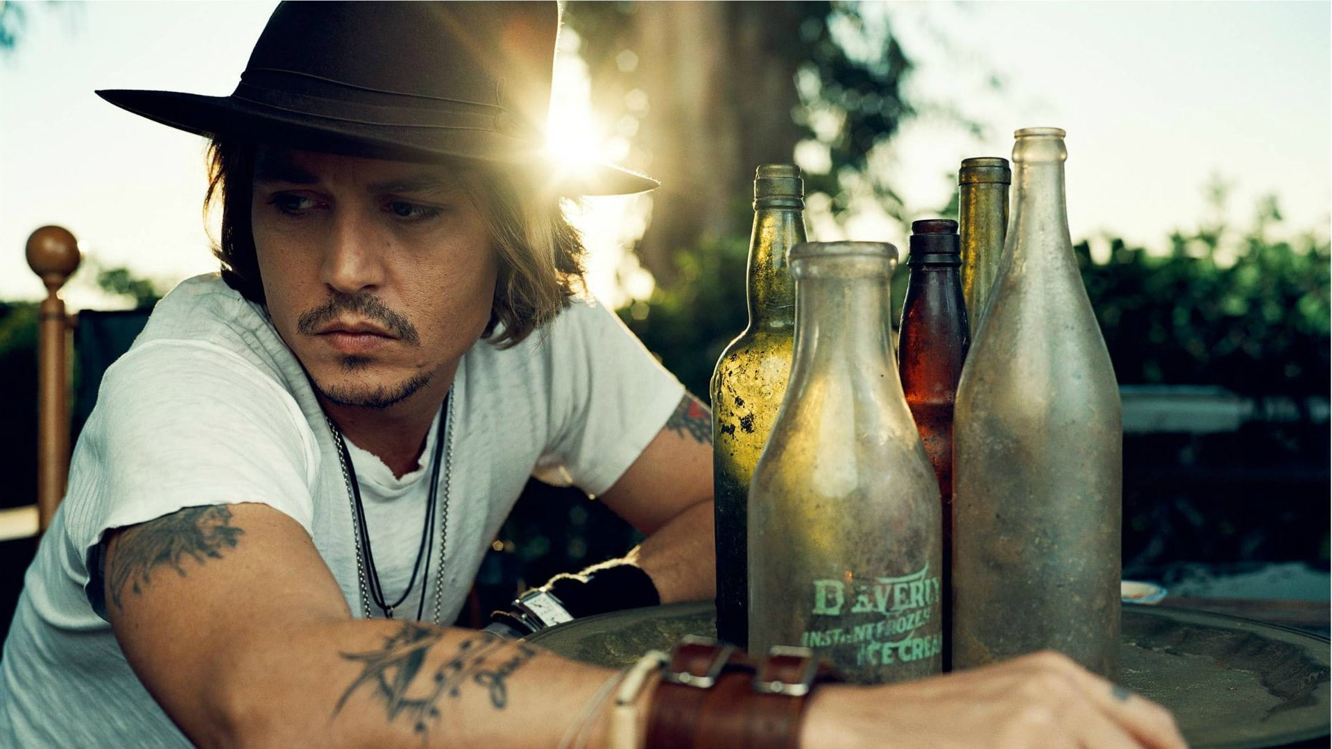 Johnny Depp Drink, johnny, 1080P, depp, drink, HD Wallpaper