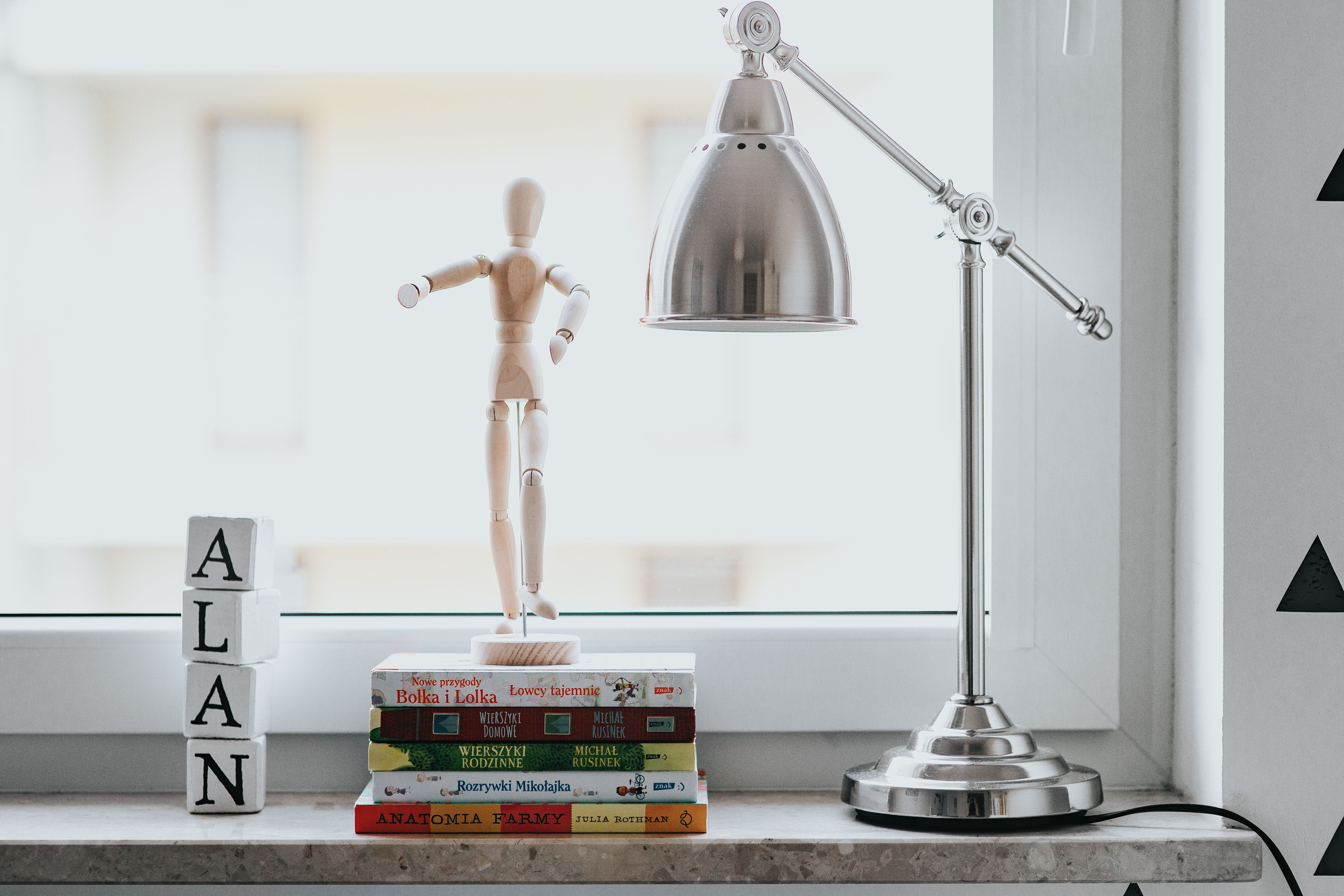technology, table, dummy, day, lighting equipment, home Interior, stack, one person, full length, no people, mannequin, representation, posing, doll, scale, HD Wallpaper