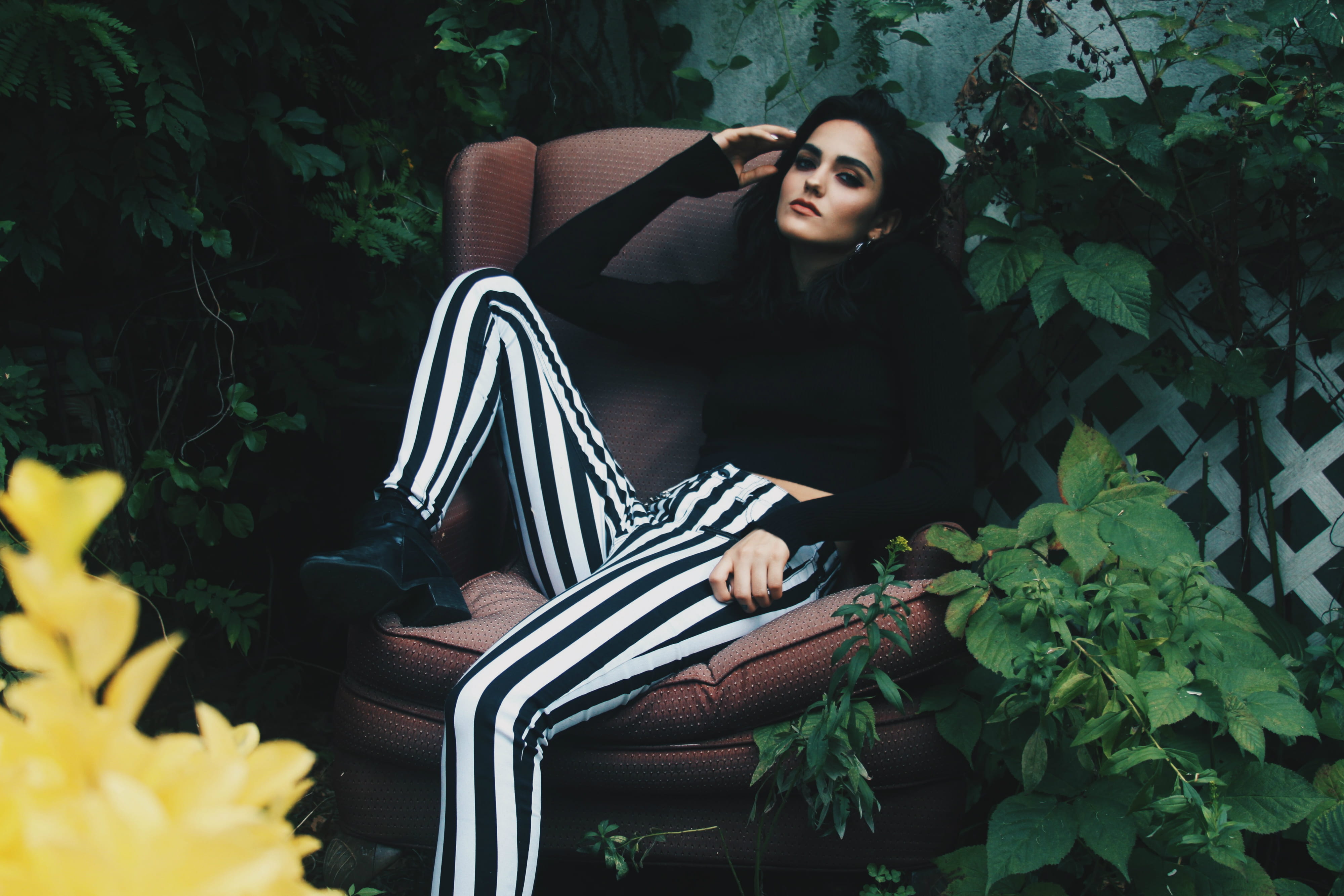 4K, cool, outdoors, plant, woman, city, plants, young women, day, outdoor, leaf, sitting, brown, seat, stripes, beautiful woman, women, plant part, urban, HD Wallpaper