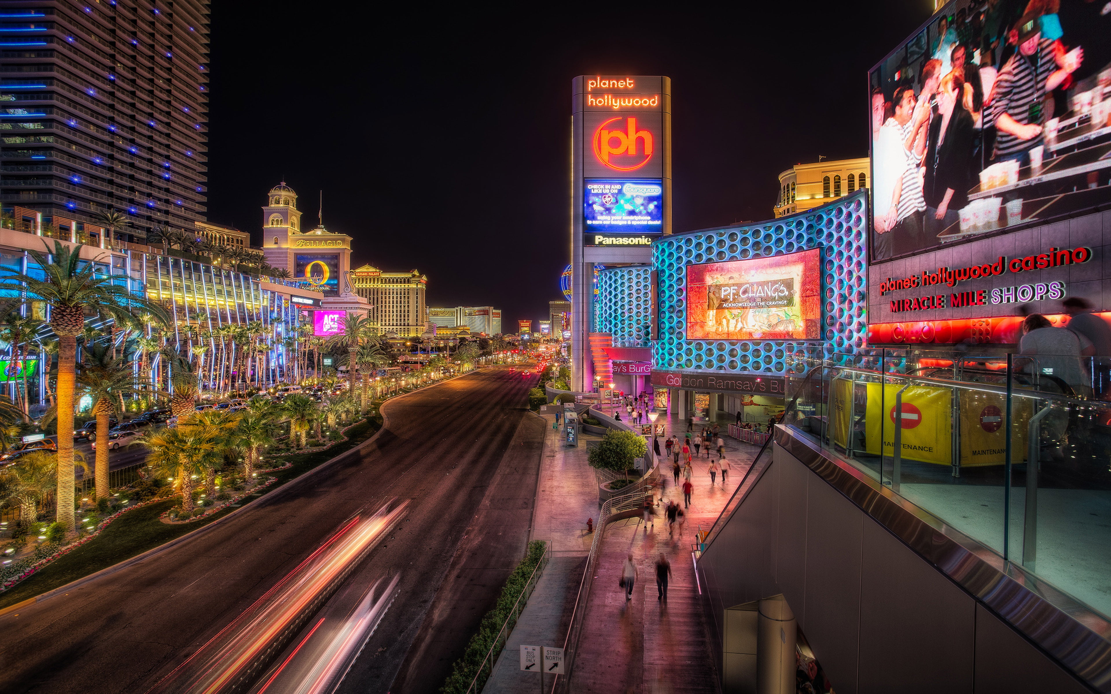 building exterior, hd, mobile, building, 4K, communication, long exposure, no people, phones, sign, speed, transportation, laptops, neon, tablet, outdoors, HD Wallpaper