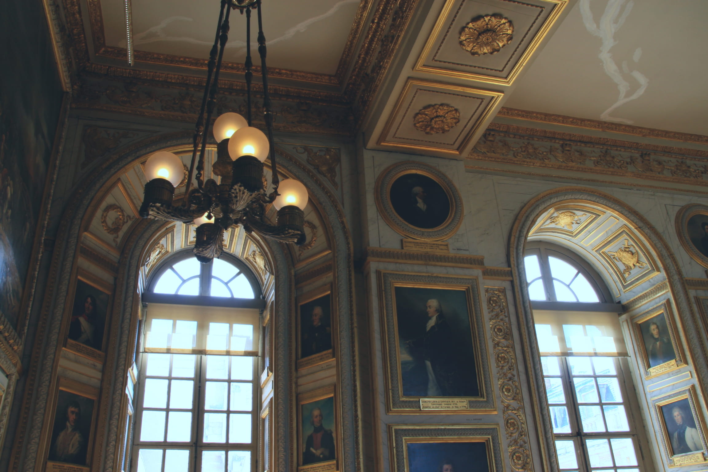 ceiling, lighting equipment, royal, day, the past, built structure, no people, fenetre, ancient, king, paris, building, arch, art and craft, 1080P, pendant light, HD Wallpaper