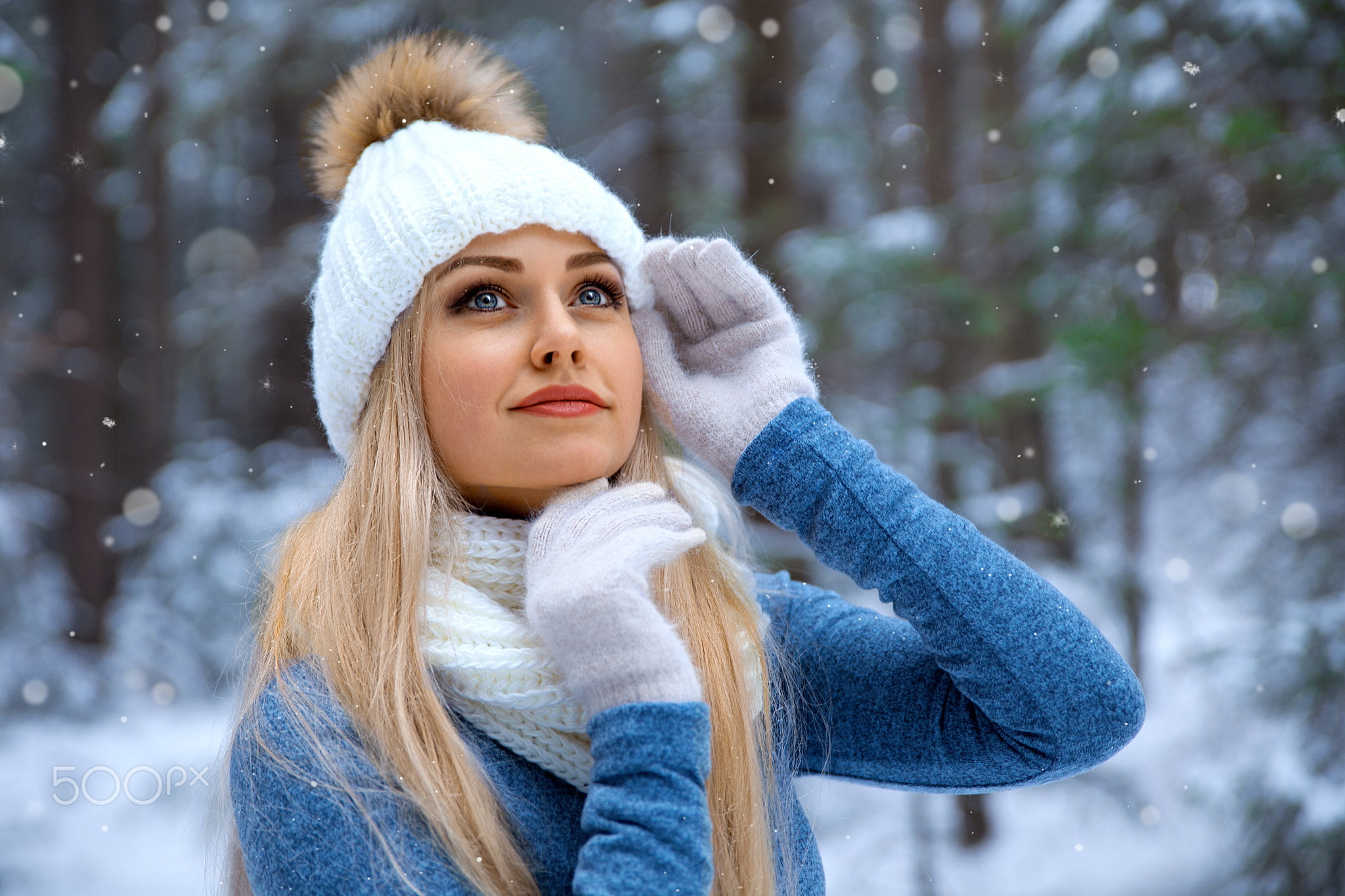 blue sweater, 1080P, beautiful woman, clothing, headshot, body part, red lipstick, trees, tree, young adult, leisure activity,  Wool cap, 500px, looking up, HD Wallpaper
