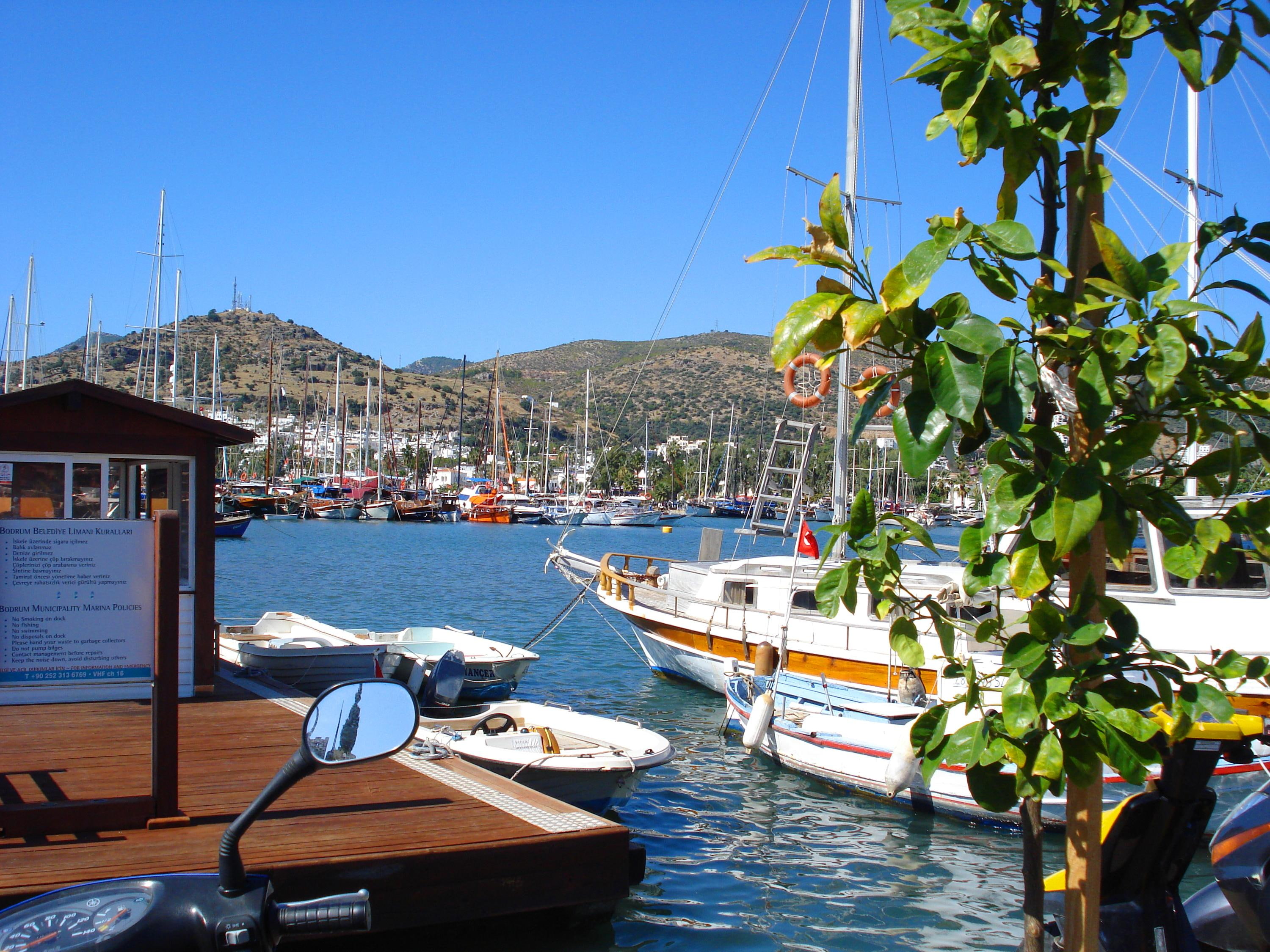 2K, blue, boats, scaffolding, green, bodrum, turkiye, HD Wallpaper