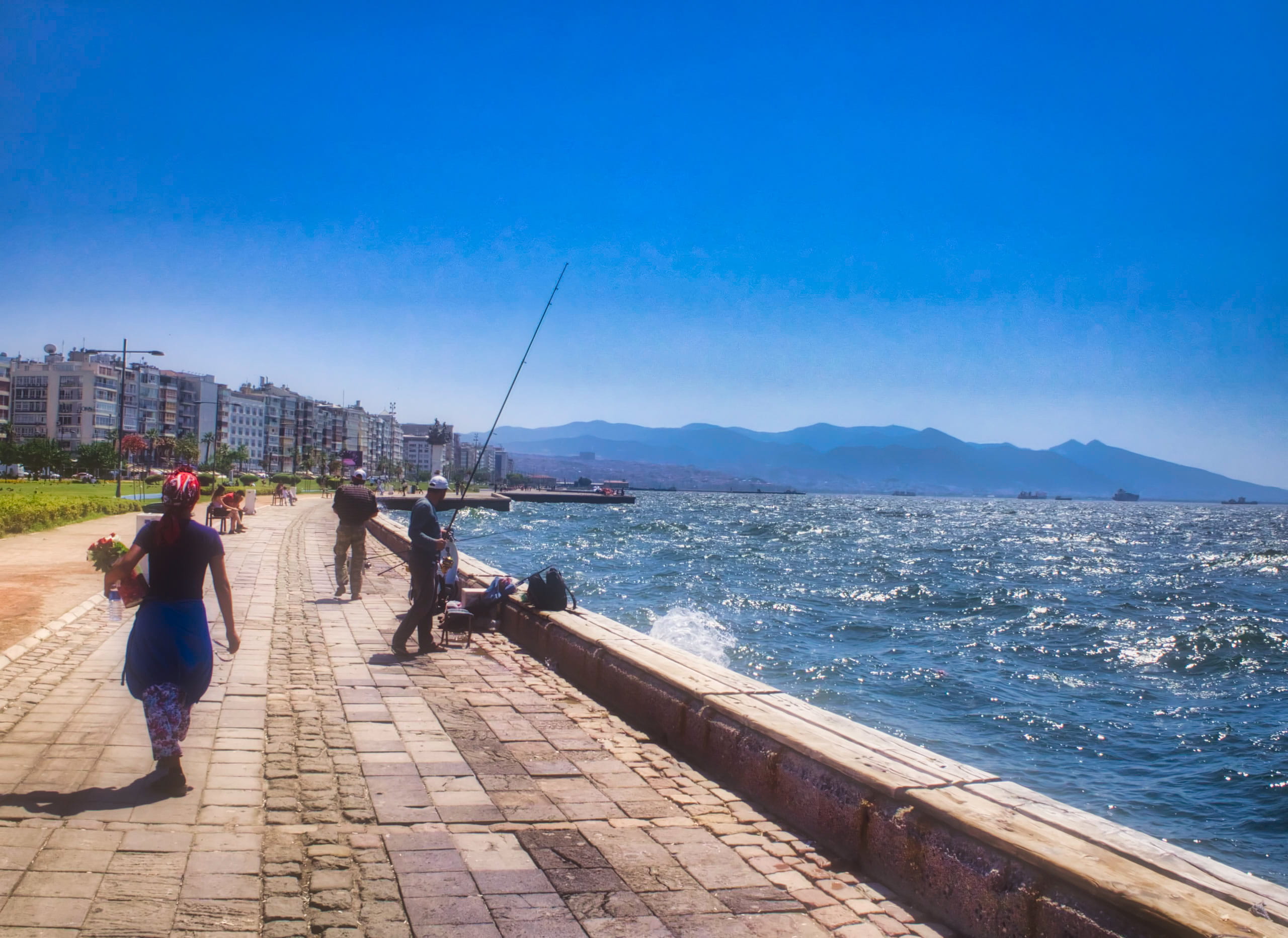 full length, real people, sky, architecture, building exterior, sea, people, leisure activity, street, men, women, promenade, blue, lifestyles, izmir, day, HD Wallpaper