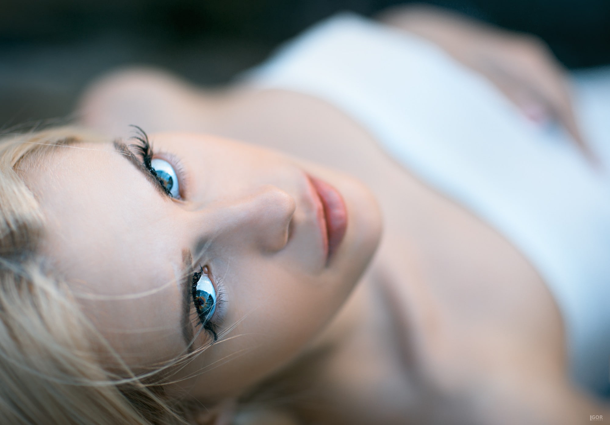 body part, close-up, looking at viewer, hairstyle, beauty, human body part, 1080P, hair, blond hair, Igor Egorov, headshot, relaxation, one person, selective focus, HD Wallpaper