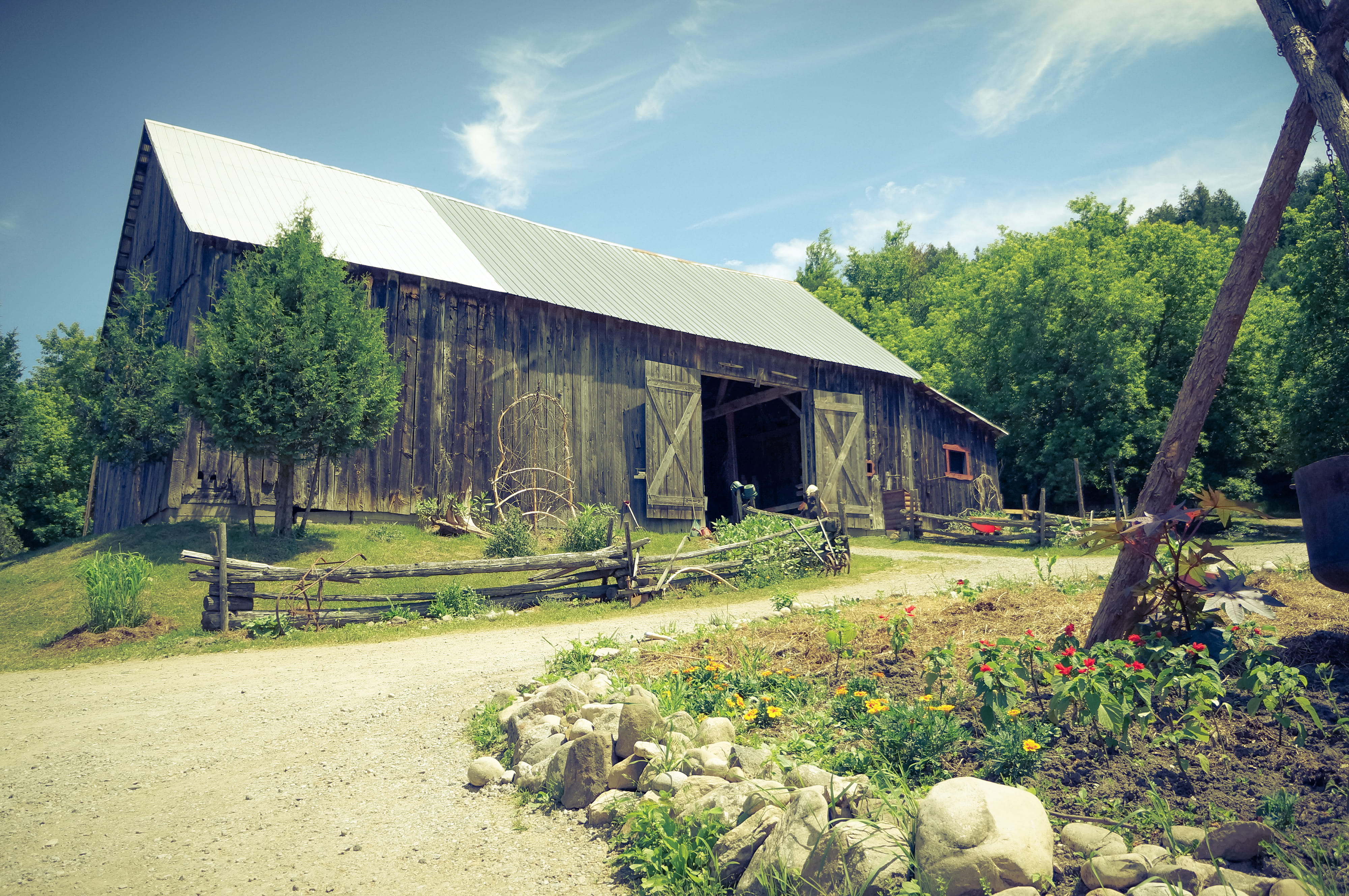 grass, wood - Material, rustic, tree, industry, mostly, obsolete, architecture And Buildings, the past, Canada, sky, old barn, old-fashioned, store, agriculture, HD Wallpaper