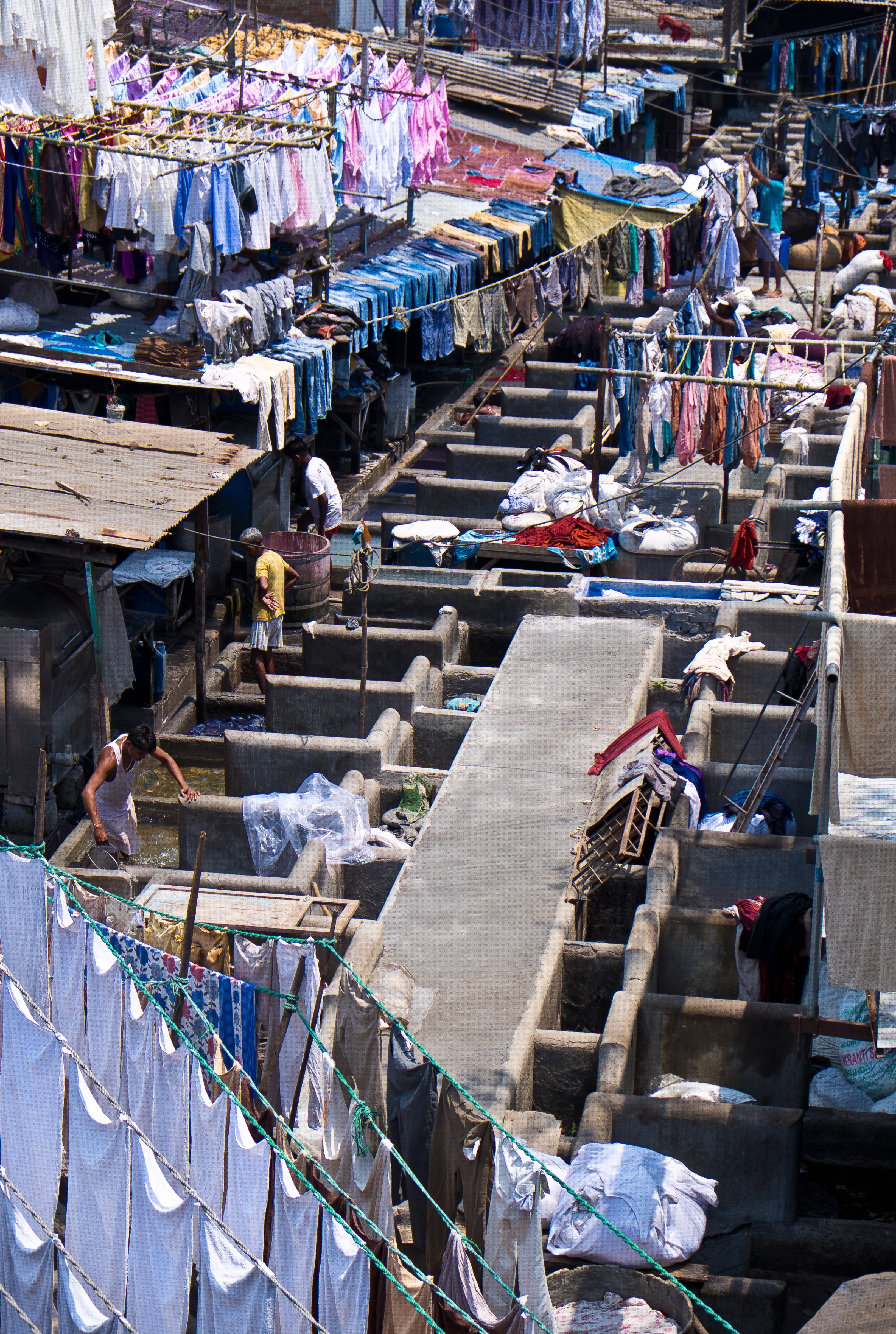 large group of objects, 4K, for sale, india, arrangement, high angle view, no people, market stall, slum, architecture, clothing, business, retail, laundry, Phone HD Wallpaper