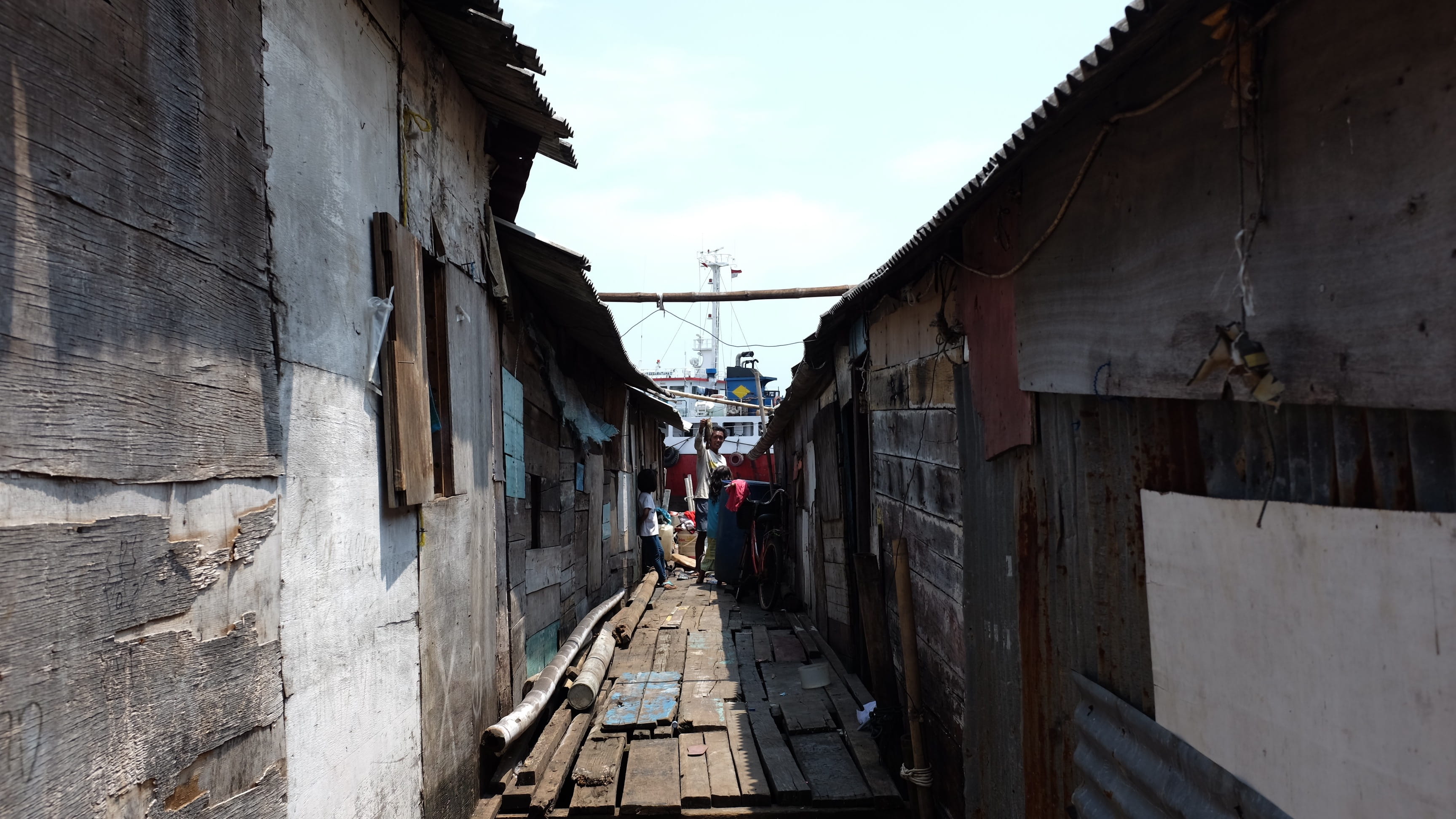men, wooden, architecture, the way forward, women, house, walking, building exterior, fisherman, jakarta, 2K, sky, diminishing perspective, indonesia, HD Wallpaper