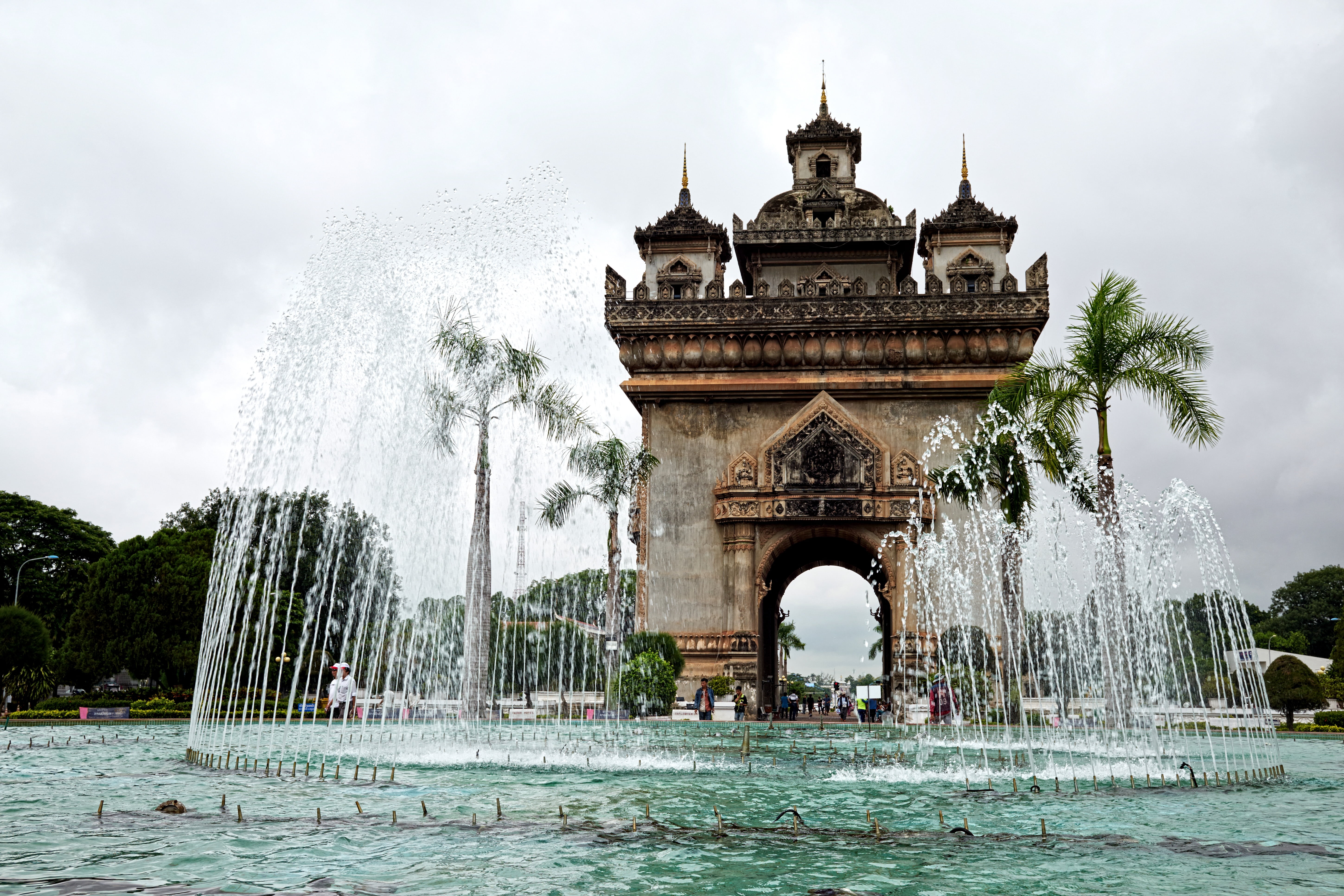 vientiane, near, city, outdoor, spraying, building exterior, tree, incidental people, laos, day, water, waterfront, famous Place, arch, monument, fountain, HD Wallpaper