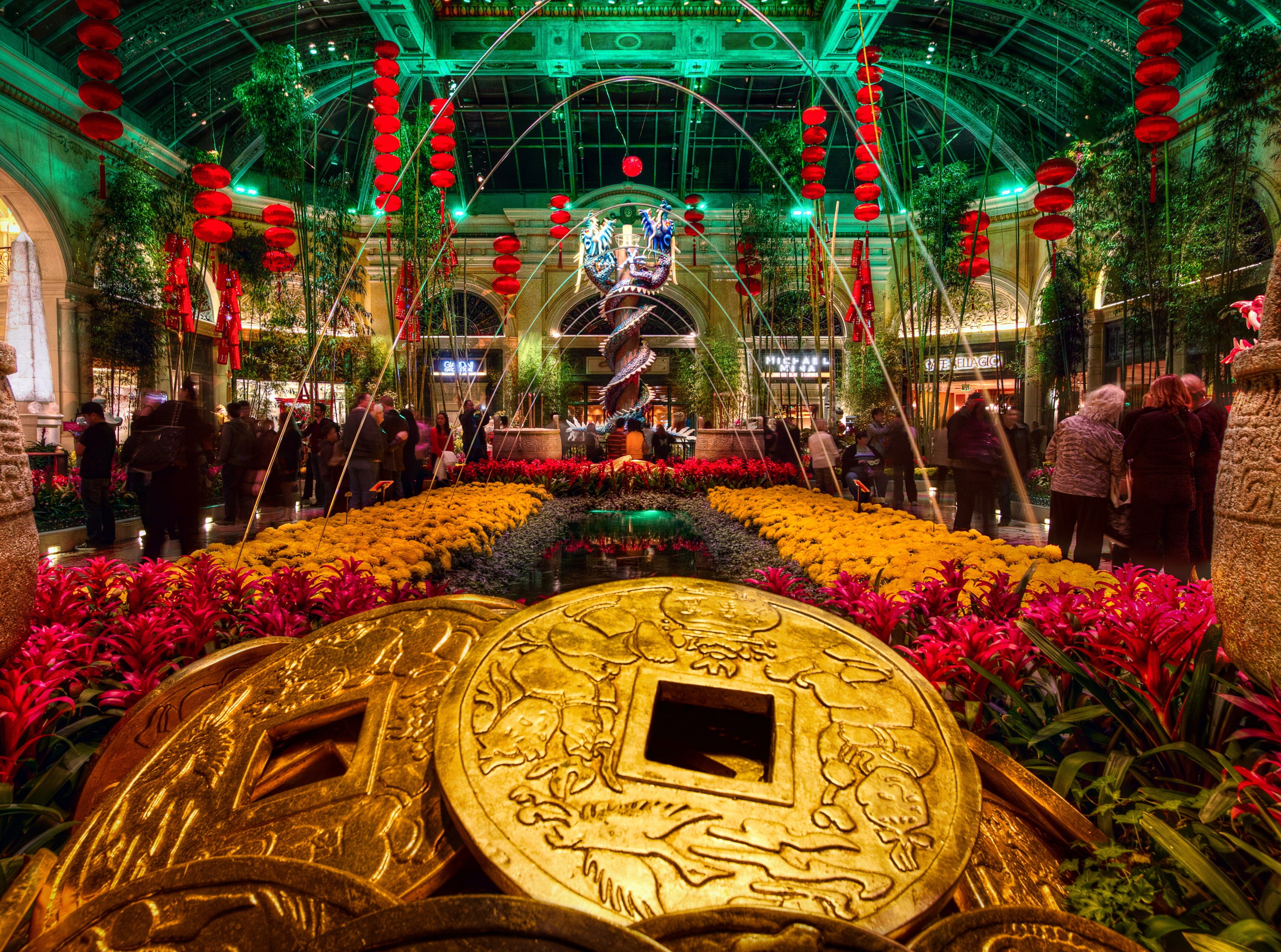 Garden, statue, Casino, sculpture, Hotel, human representation, colored, Luck, gardens, new, built structure, craft, ornate, creativity, Flower, Conservatory, HD Wallpaper