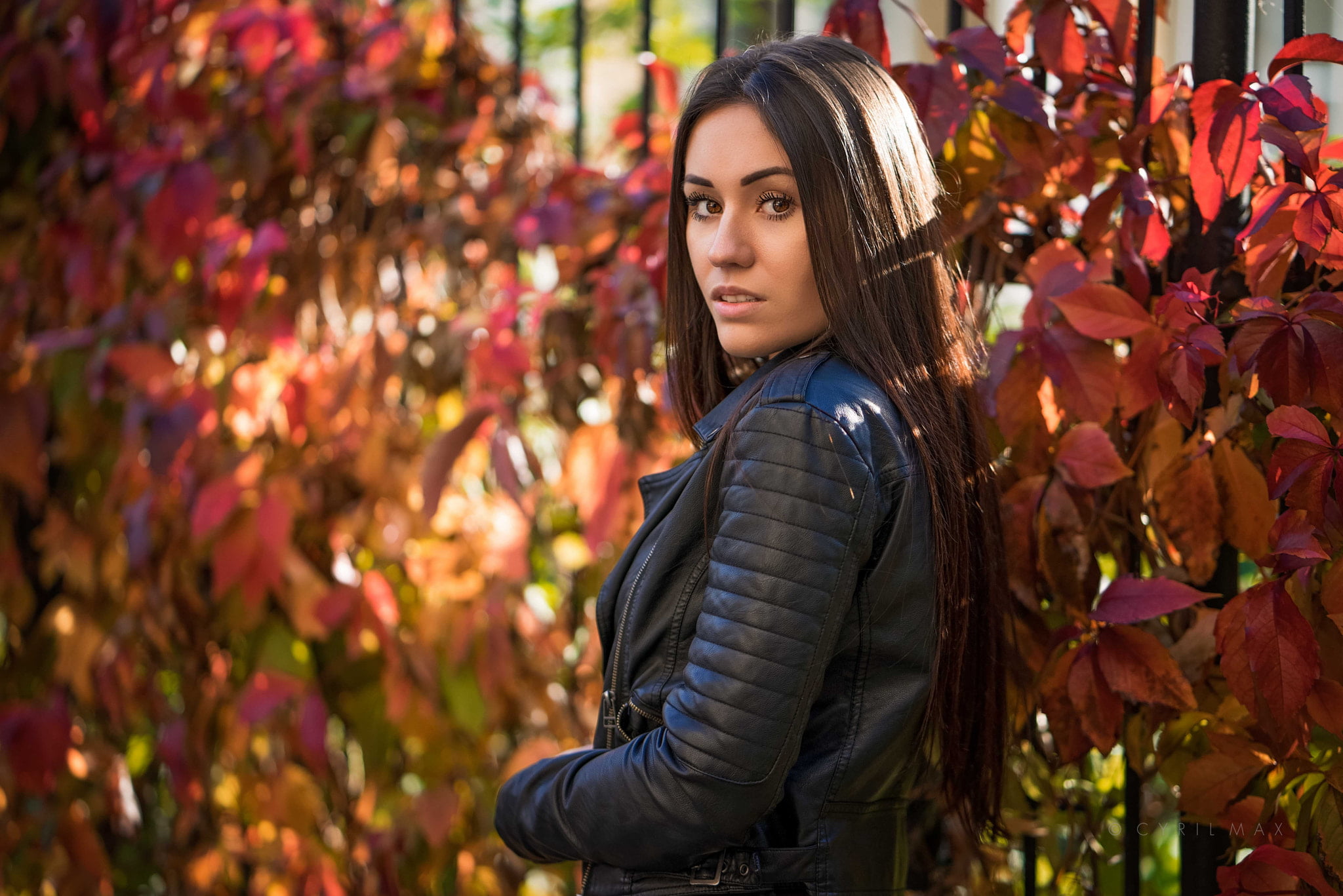 outdoors, Cyril Max, leisure activity, women outdoors, casual clothing, plant, adult, standing, beauty, women, beautiful woman, hairstyle, brown eyes, change, HD Wallpaper