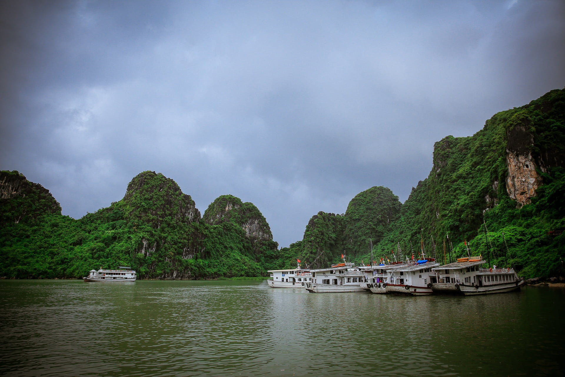 mode of transportation, rock, no people, transportation, tree, passenger craft, nature, sky, outdoors, bay, sea, plant, mountain, tranquility, travel, viet nam, HD Wallpaper