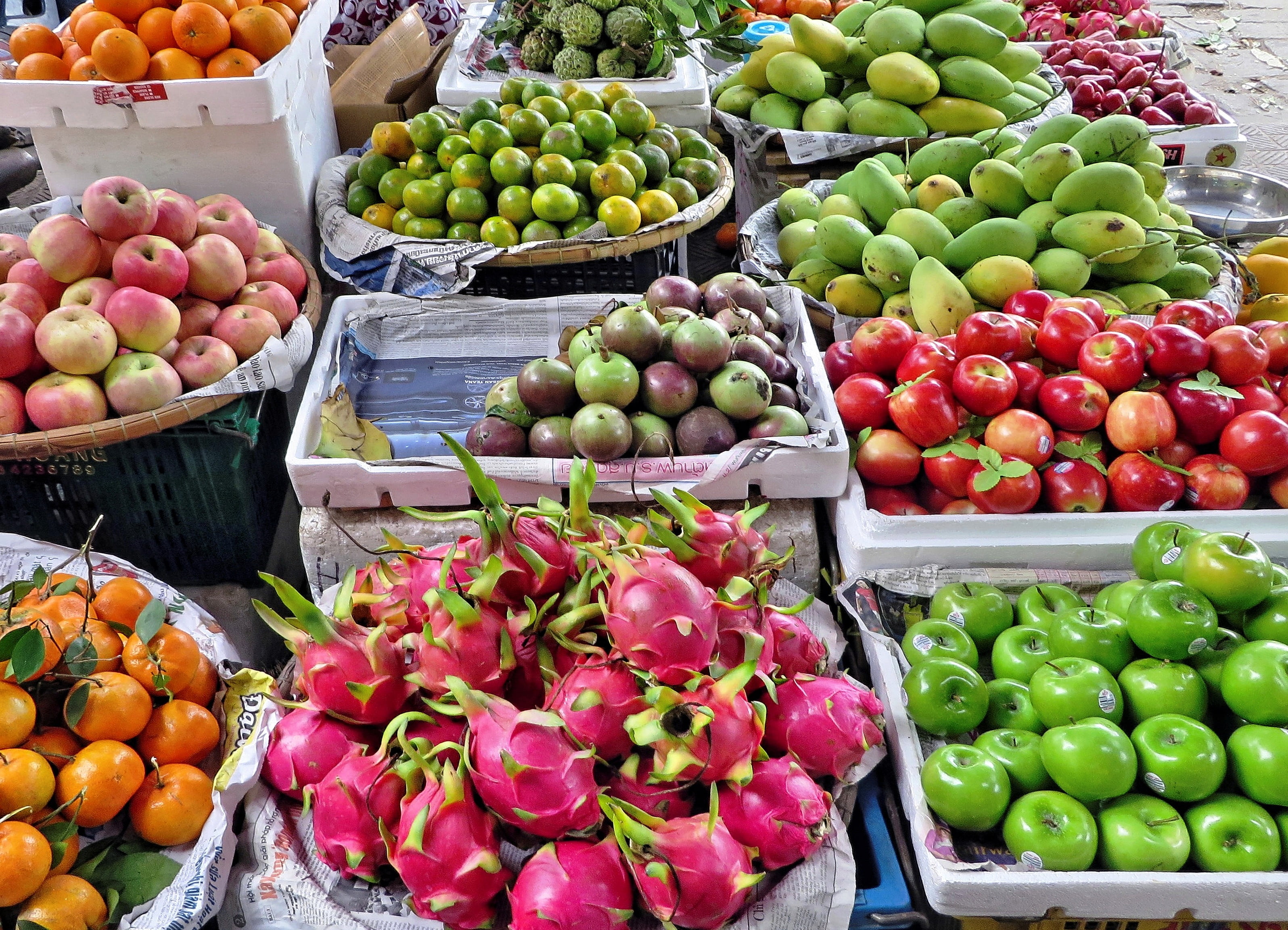 arrangement, container, wellbeing, exotic fruits, assorted, small business, 2K, retail, chaillotte, etal, pittaya rose, variation, consumerism, large group of objects, HD Wallpaper