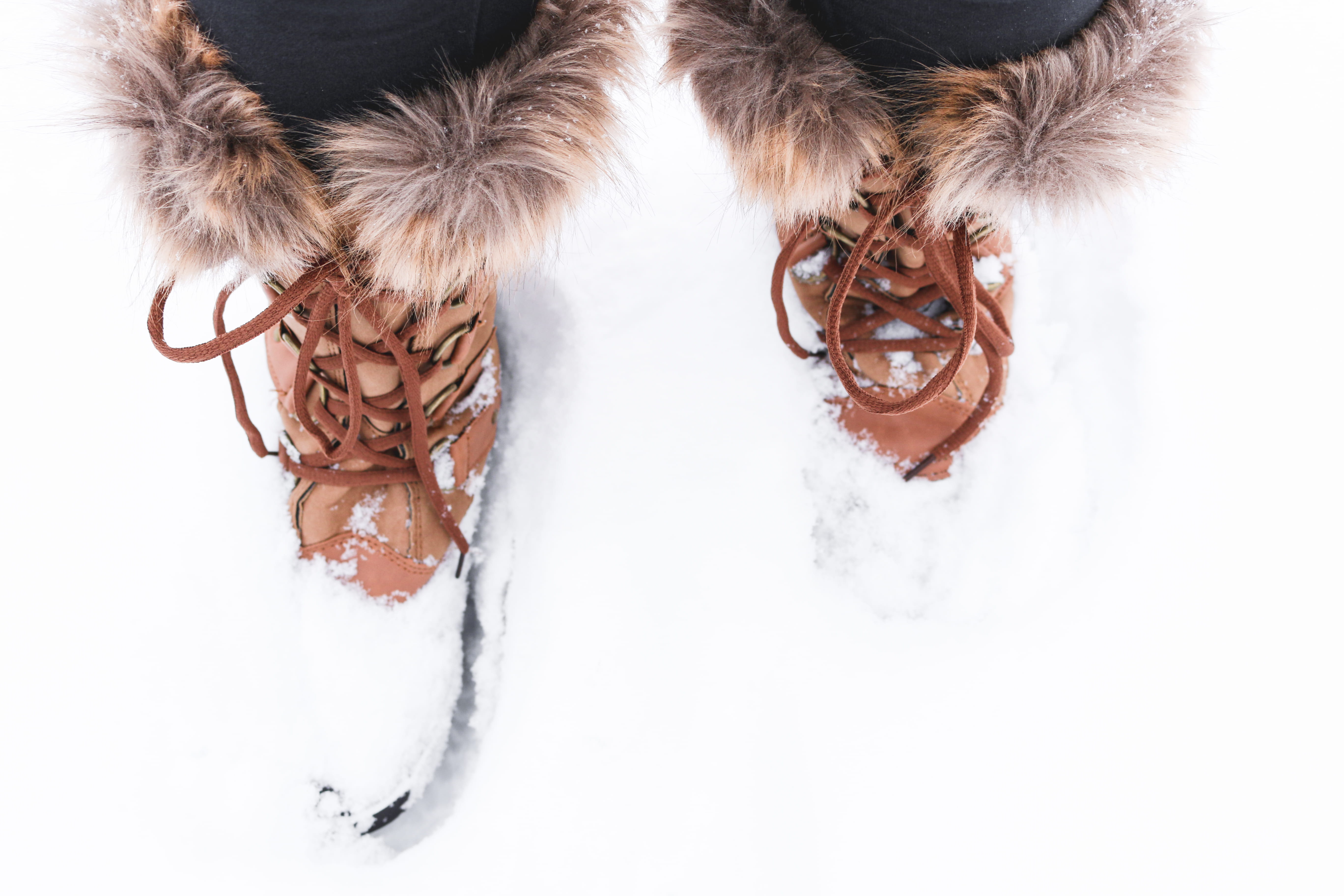 minimal, glove, walk, feet, indoors, fashion, white background, body part, snowfall, brown, tranquil, shoes, travel, human body part, chicago, explore, HD Wallpaper