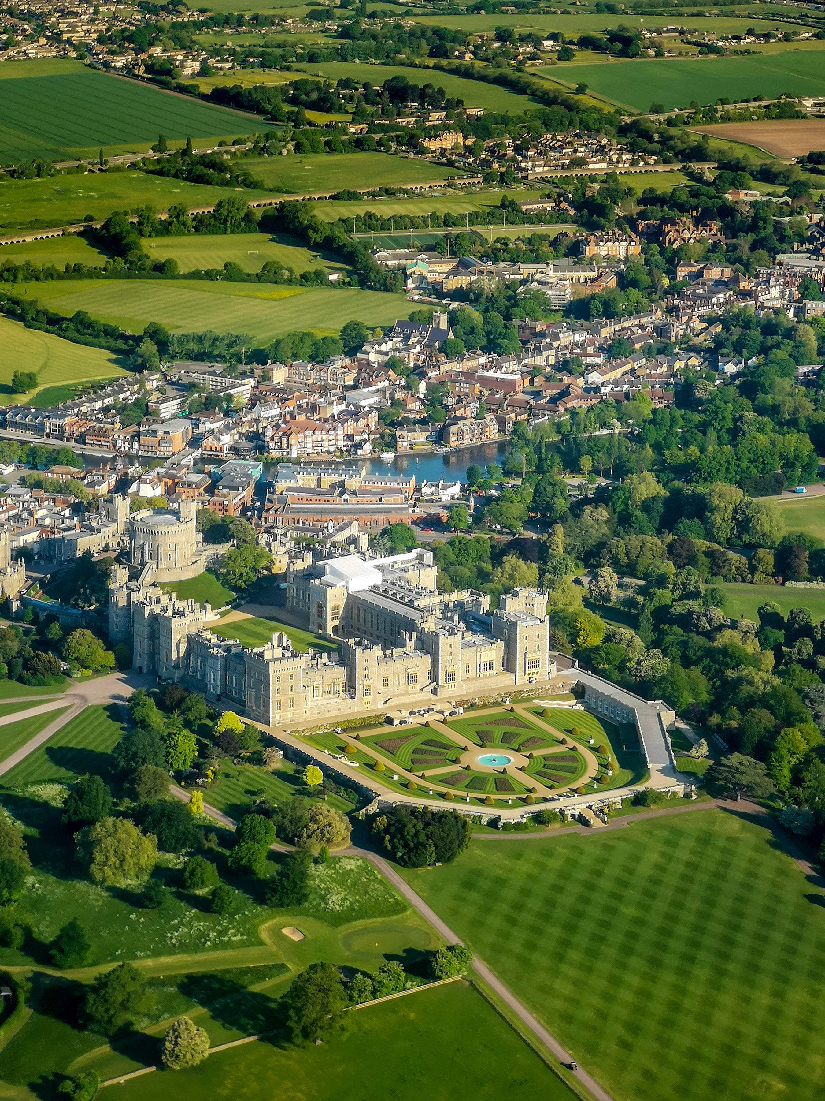high angle view, windsor, 2K, patchwork landscape, green color, environment, field, landscape, nature, tree, built structure, united kingdom, land, plant, Phone HD Wallpaper