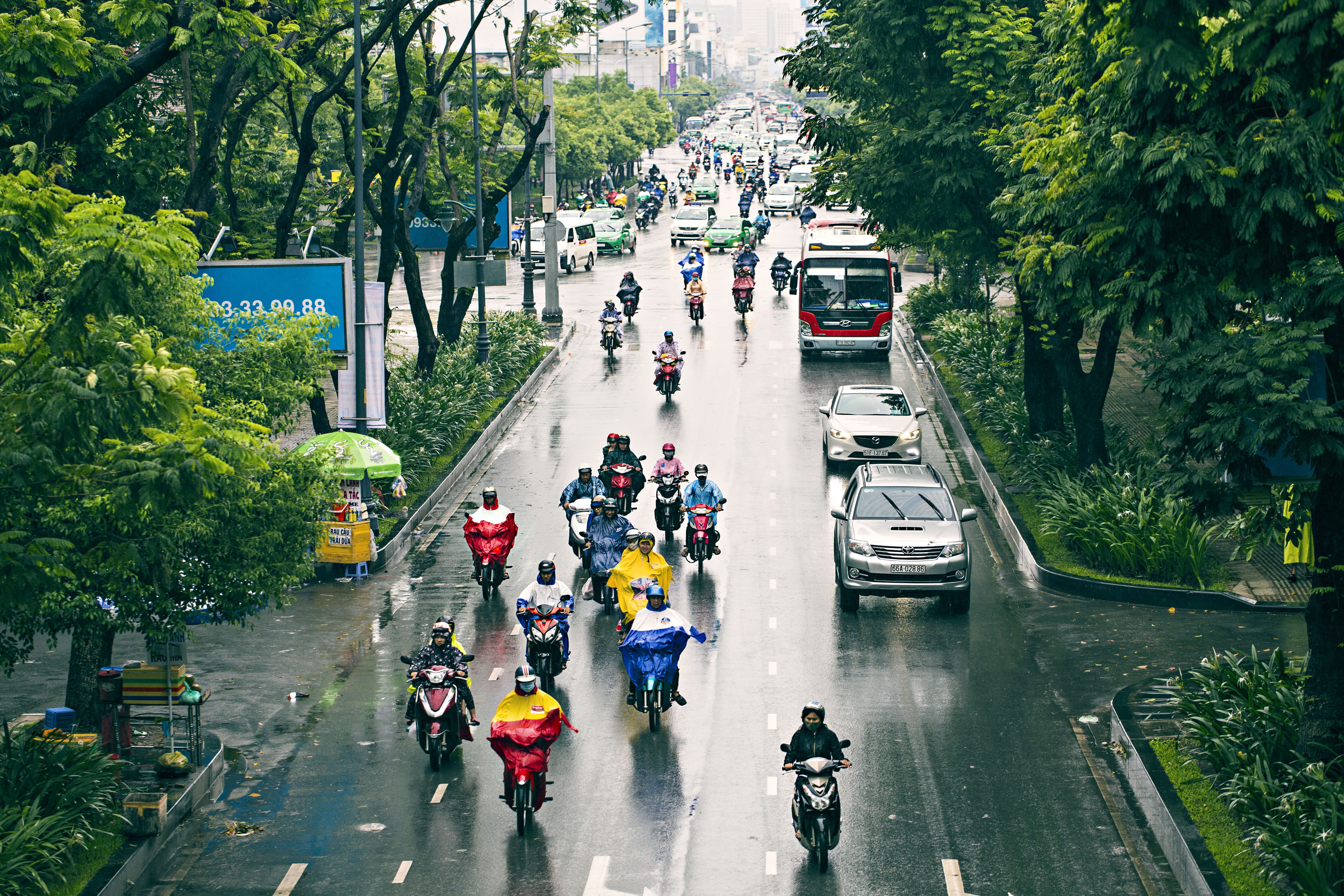 saigon, day, plant, lifestyles, transportation, architecture, mode of transportation, urban, outdoors, land vehicle, road, real people, street, city, traffic, HD Wallpaper
