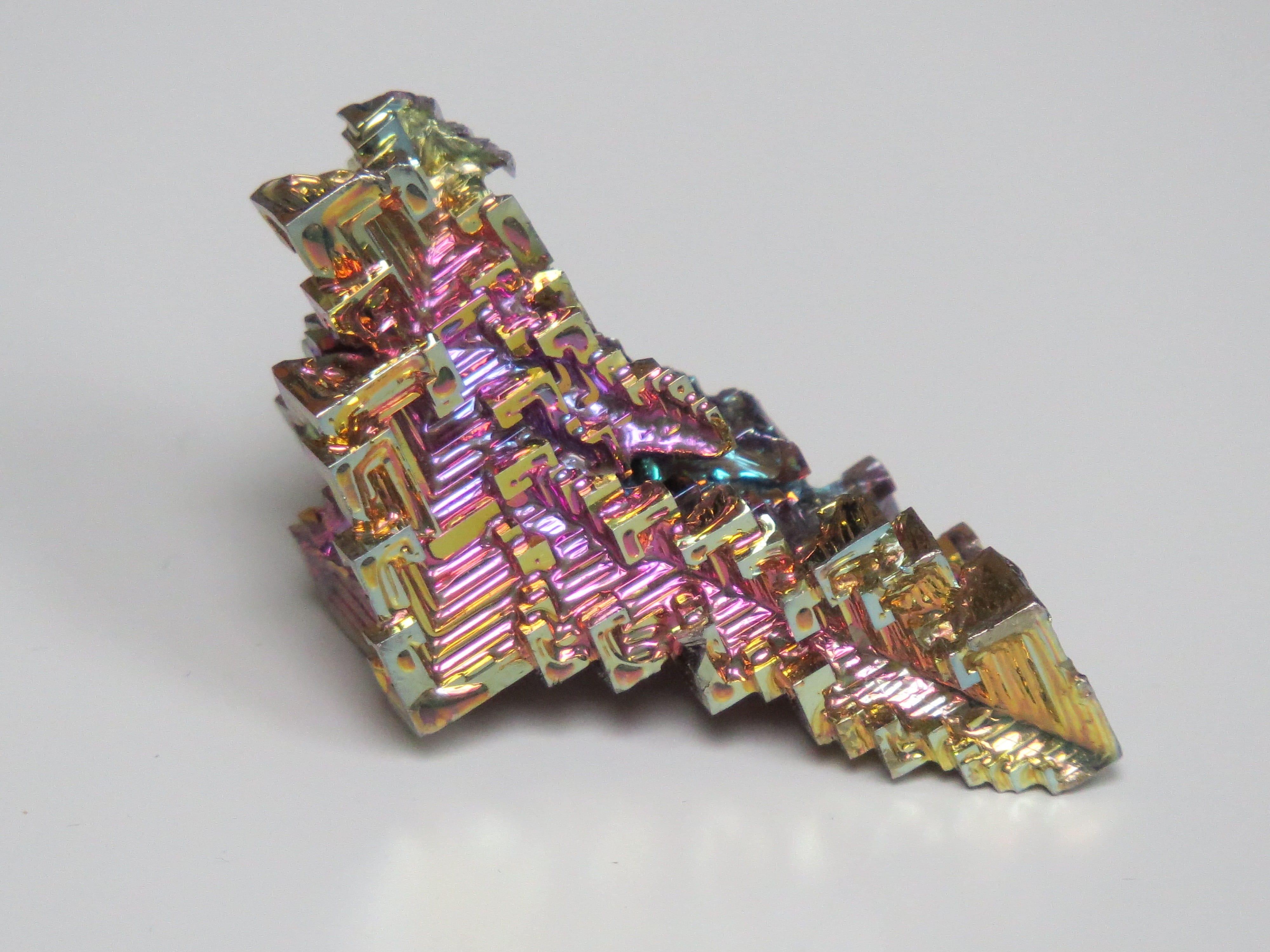 creativity, close-up, no people, crystal structure, jewelry, wealth, still life, geology, gemstone, metallic gloss, color spectrum, shiny, gray, bred, tint, HD Wallpaper