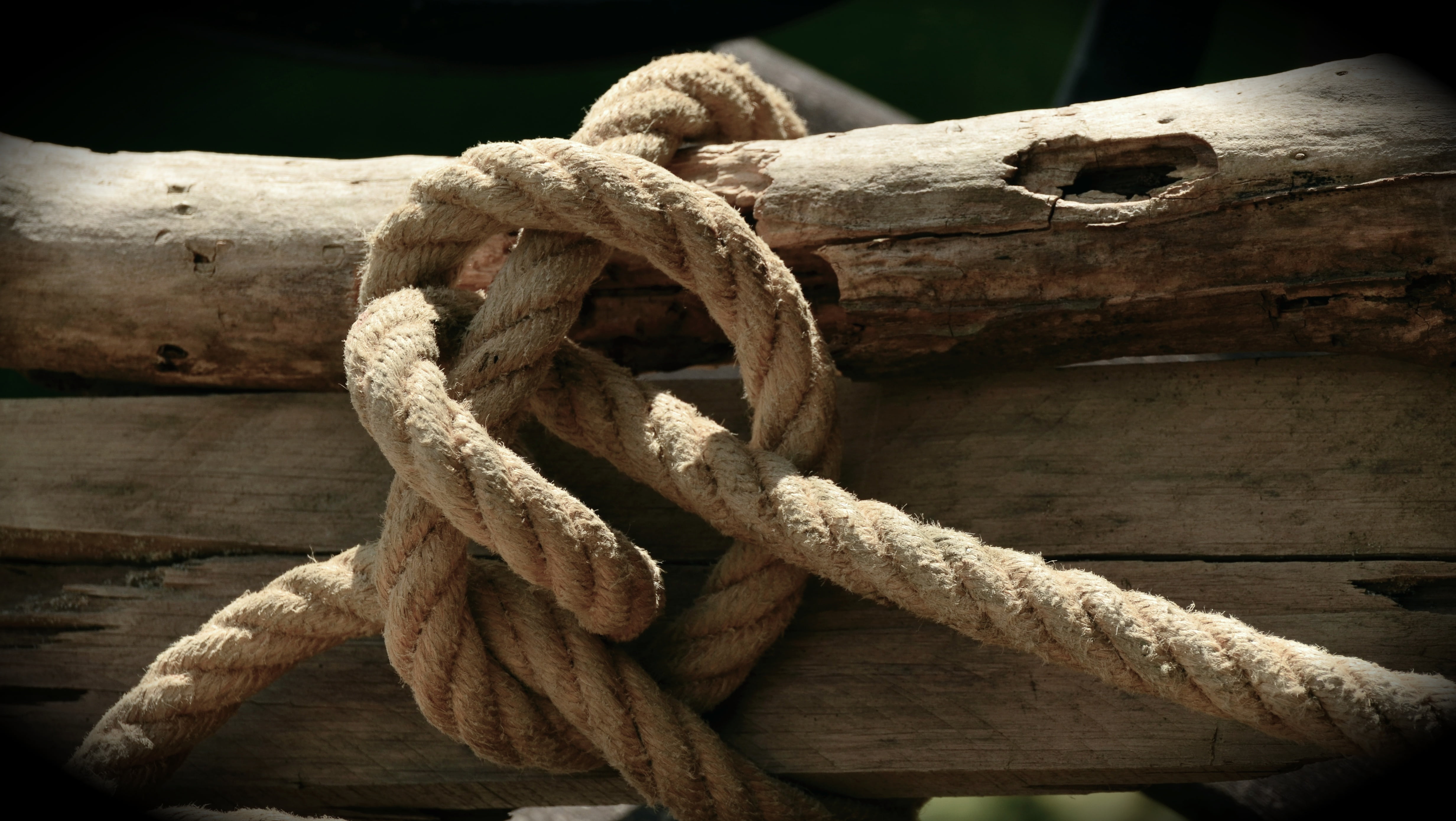 loop, knitting, old, outdoors, nature, coarse, linked, tied knot, brown, mode of transportation, natural rope, strength, close up, water, knot, tied, close-up, HD Wallpaper