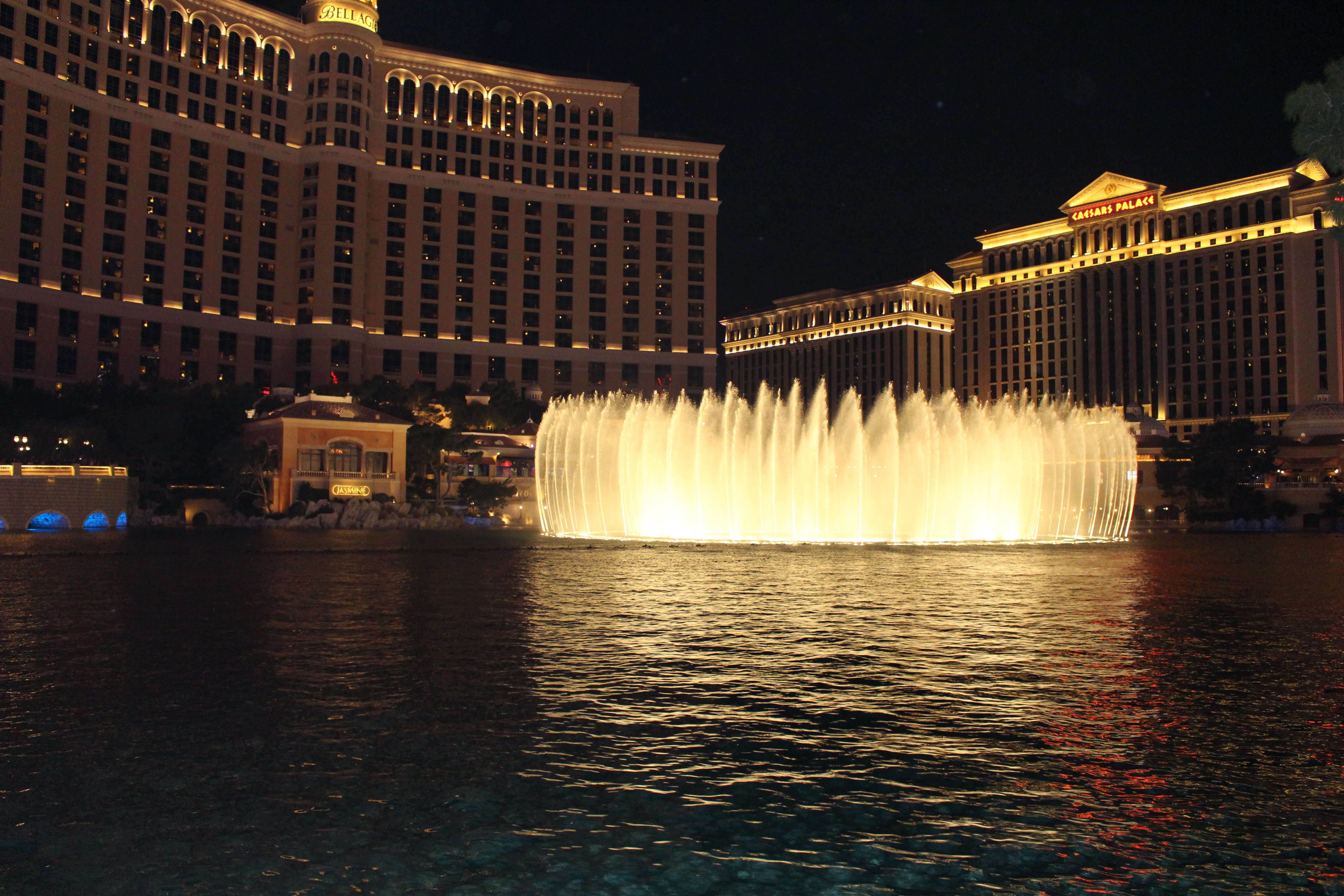 reflection, caesar, architecture, built structure, office building exterior, urban Scene, flowing water, waterfront, spraying, caesars Palace - Las Vegas, HD Wallpaper