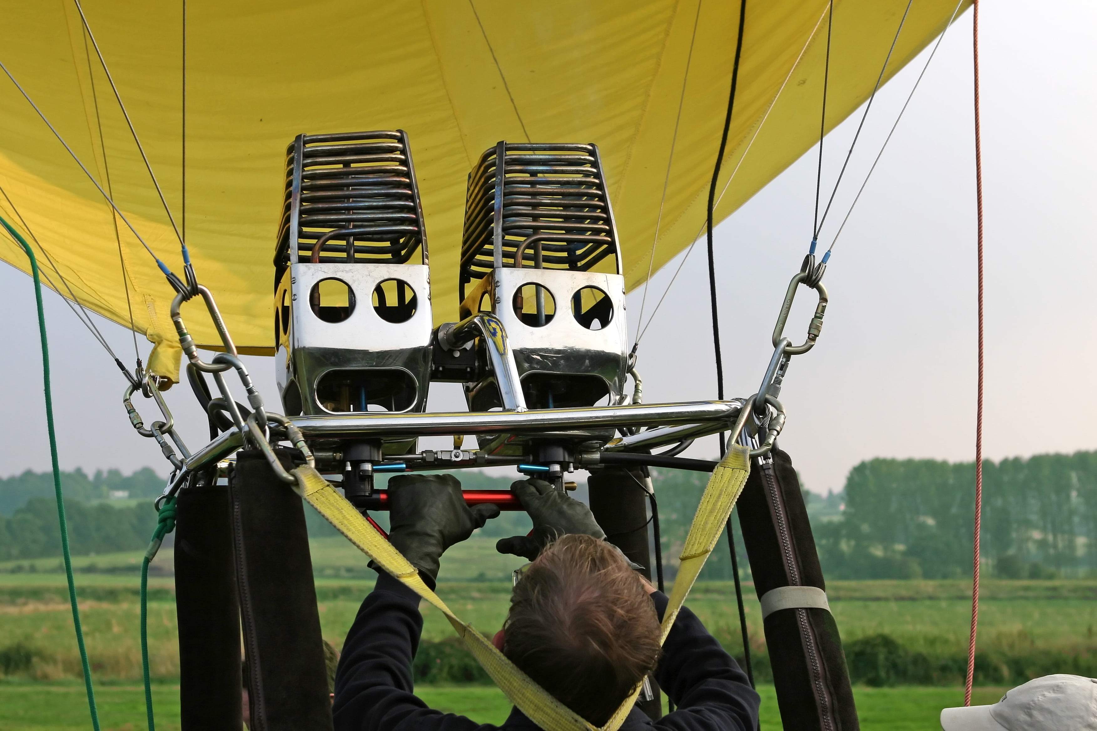 helmet, sport, powered, safe, aviation, warm air, adventure, crash helmet, float, sail, land vehicle, up, drift, fly, real people, ball, off, air vehicle, HD Wallpaper