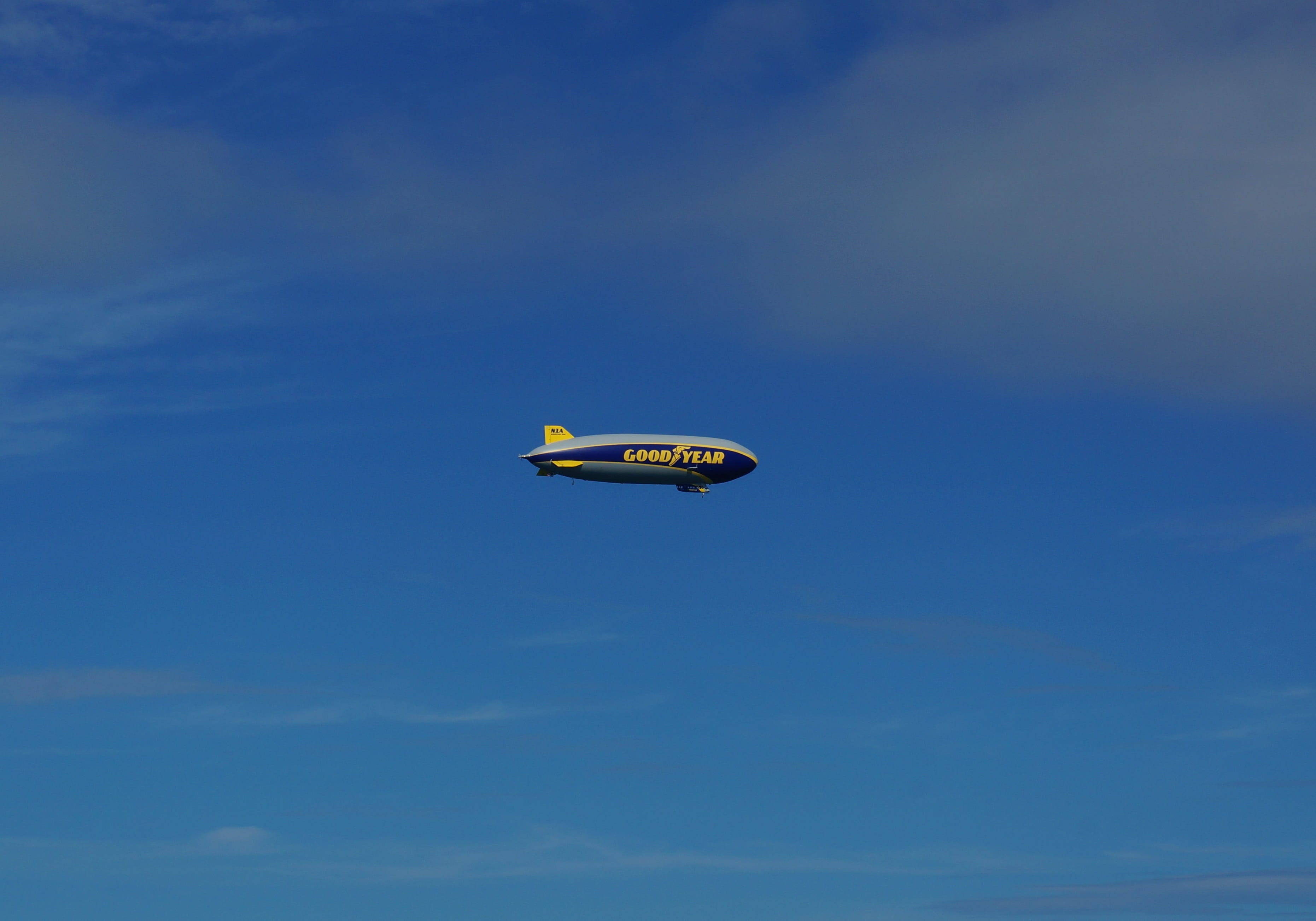 extreme sports, freedom, air vehicle, cloud - sky, nature, sport, sky, motion, low angle view, goodyear, Zeppelin, single object, insect, inflatable, mode of transportation, HD Wallpaper