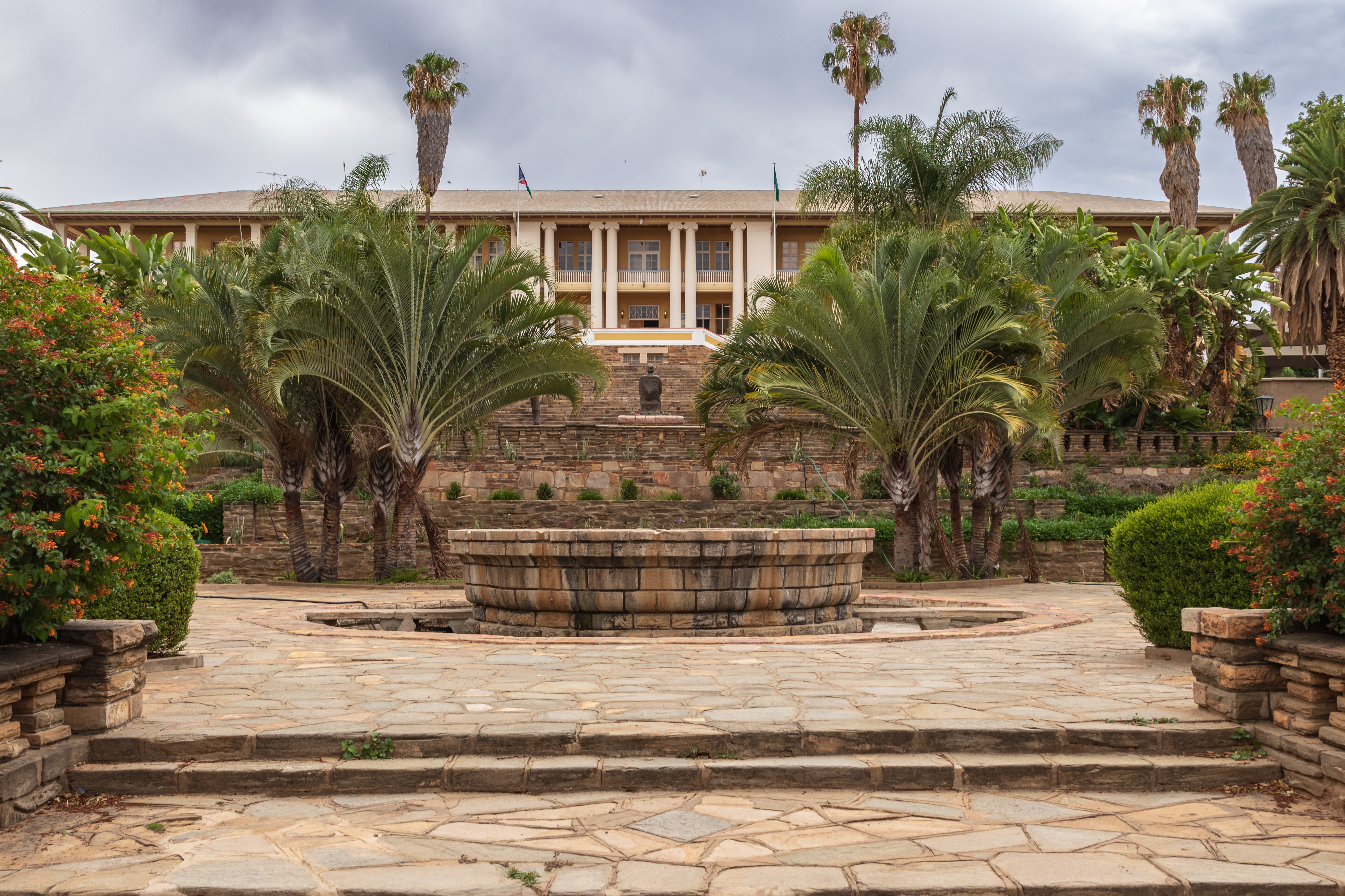 slate, sky, grassland, courtyard, building exterior, built structure, housing, hacienda, architecture, plant, day, tree, history, arecaceae, summer, tropical climate, HD Wallpaper