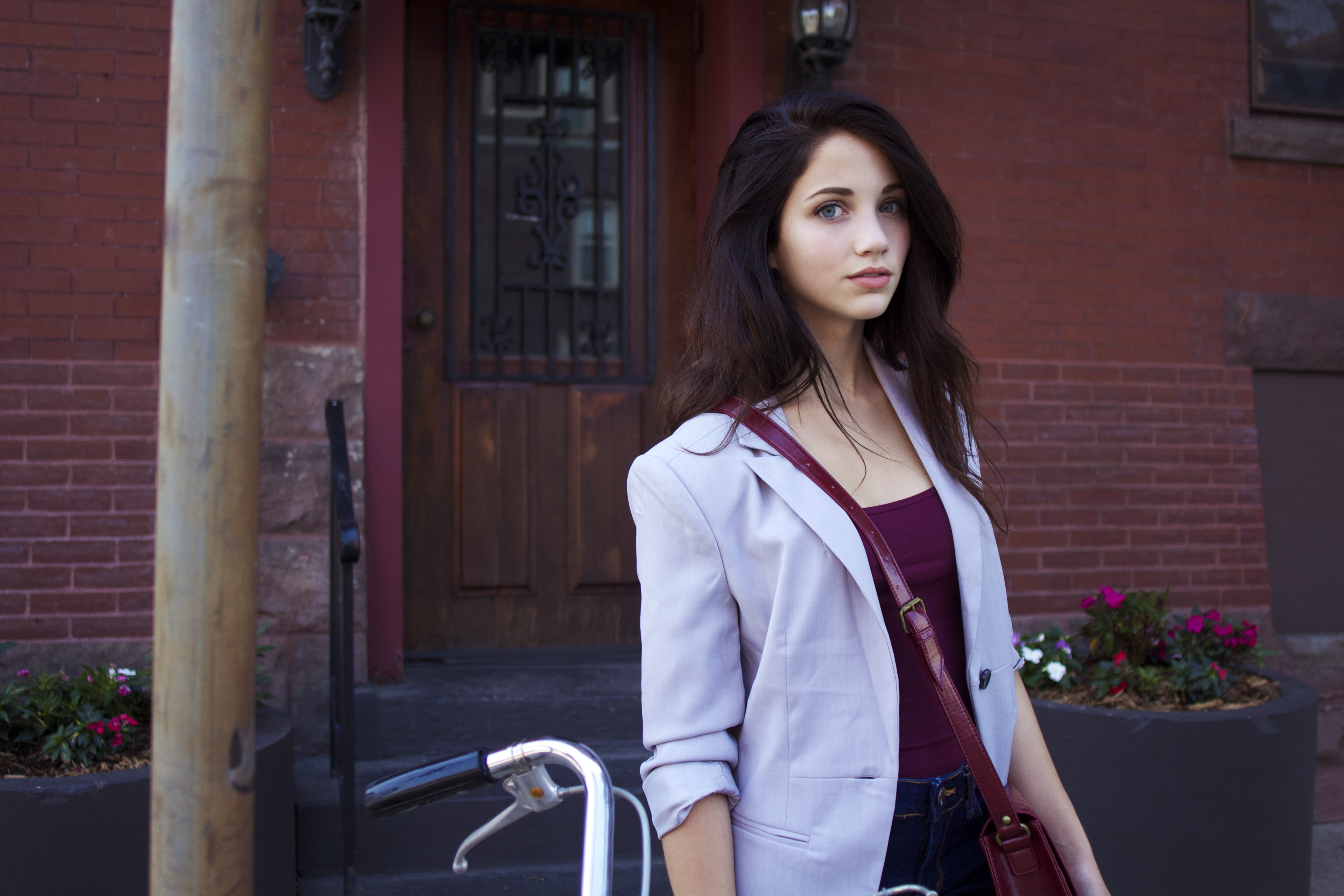 brunette, blue eyes, Emily Rudd, 5K, women, women outdoors, HD Wallpaper