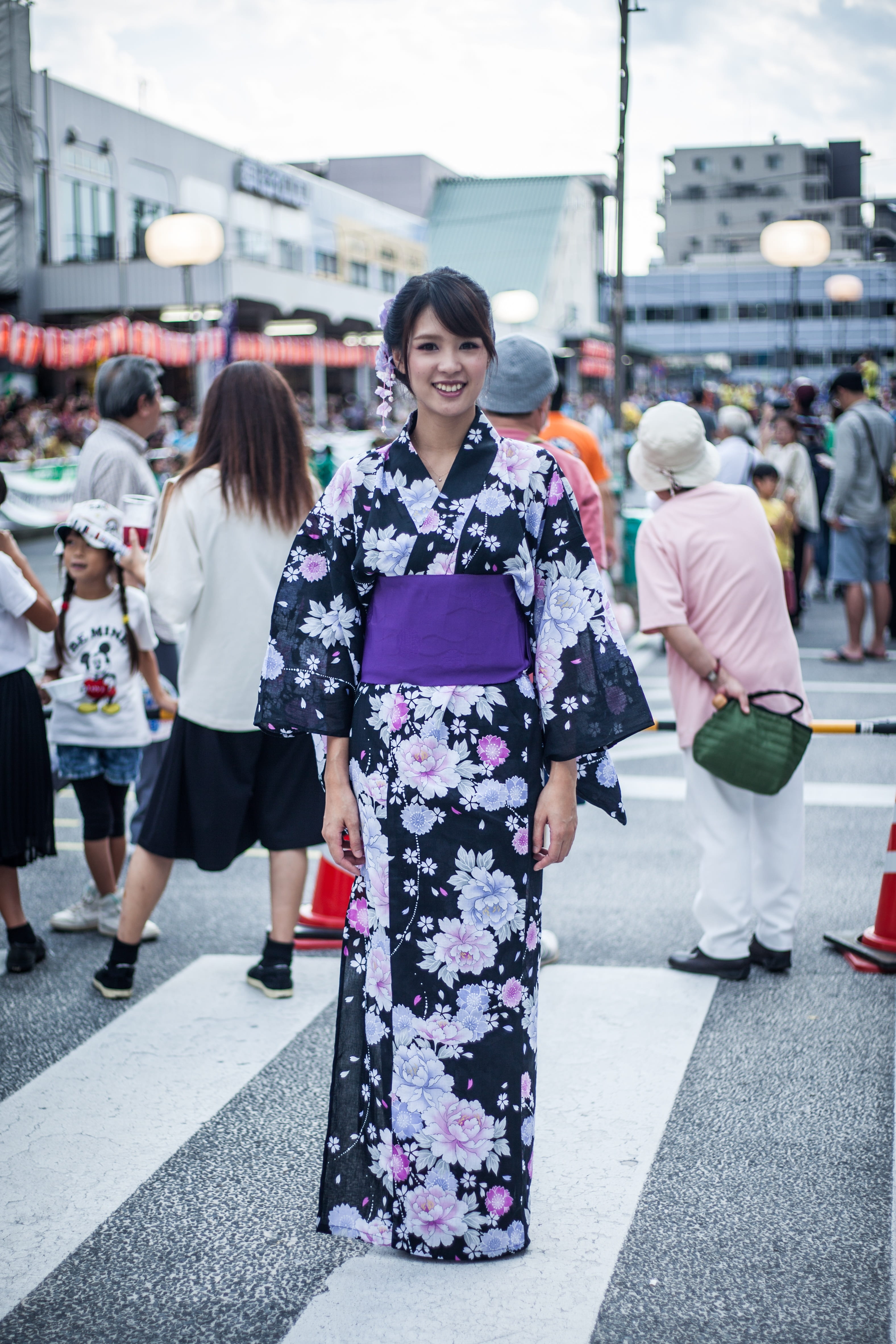 woman, kimono, building exterior, architecture, walking, adult, floral pattern, lady, outdoors, wearing, 4K, real people, people, incidental people, crowd, Phone HD Wallpaper
