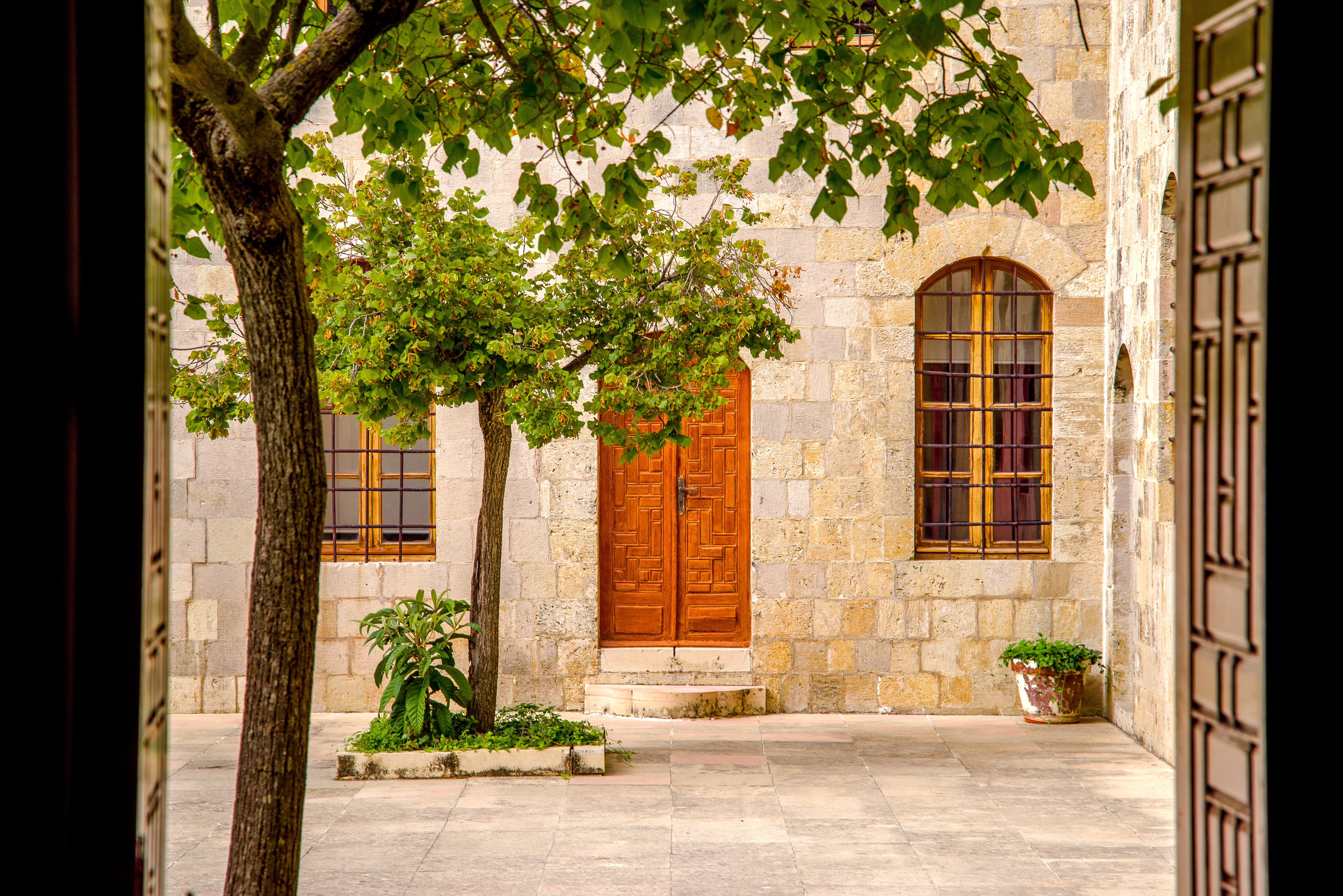 oriental, plant, door, no people, built structure, architecture, potted plant, outdoors, nature, sunlight, residential district, lebanon, entrance, footpath, HD Wallpaper