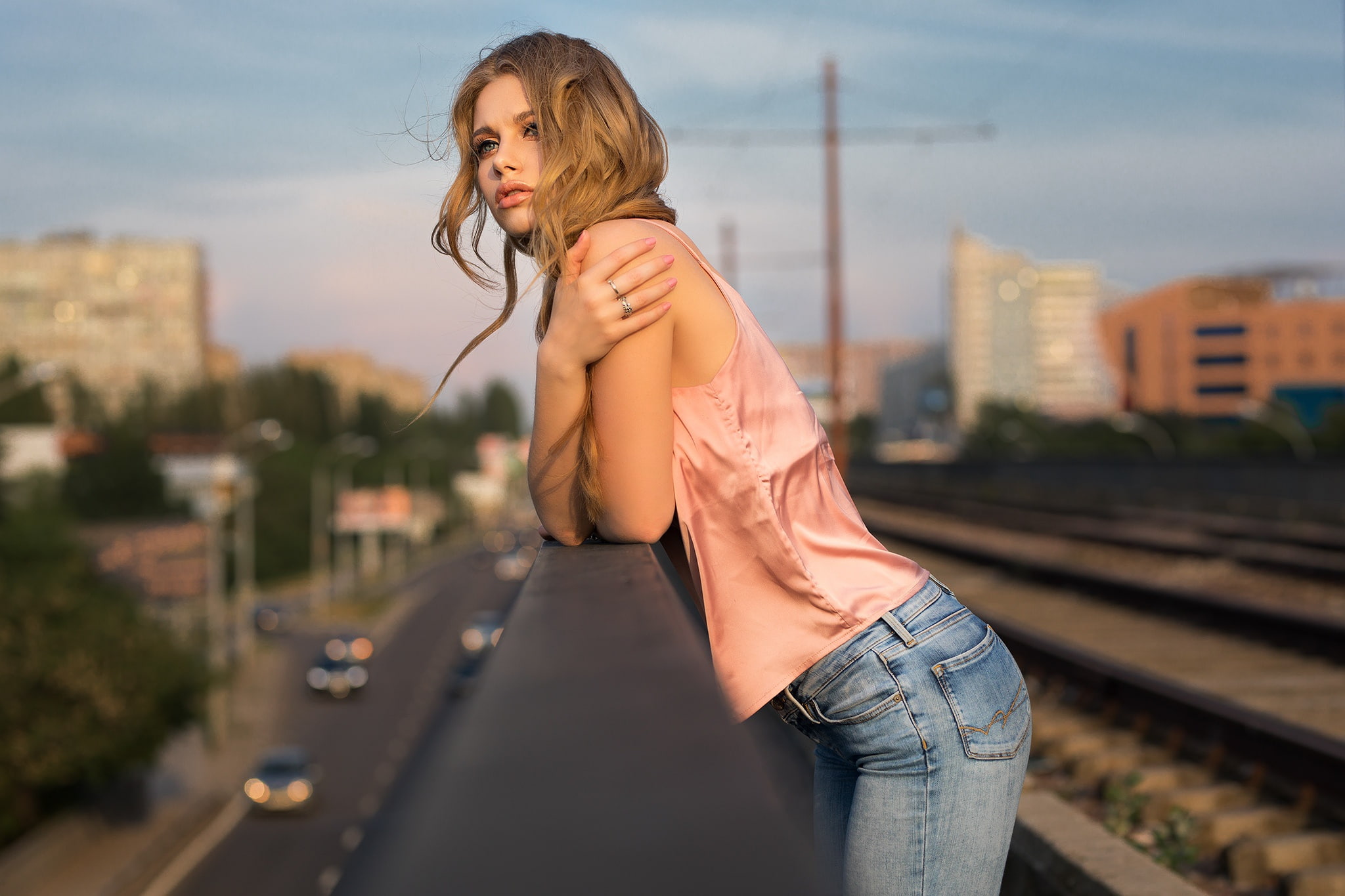 urban, looking into the distance, 1080P, windy, arms crossed, women, Public, balcony, blonde, long hair, women outdoors, HD Wallpaper
