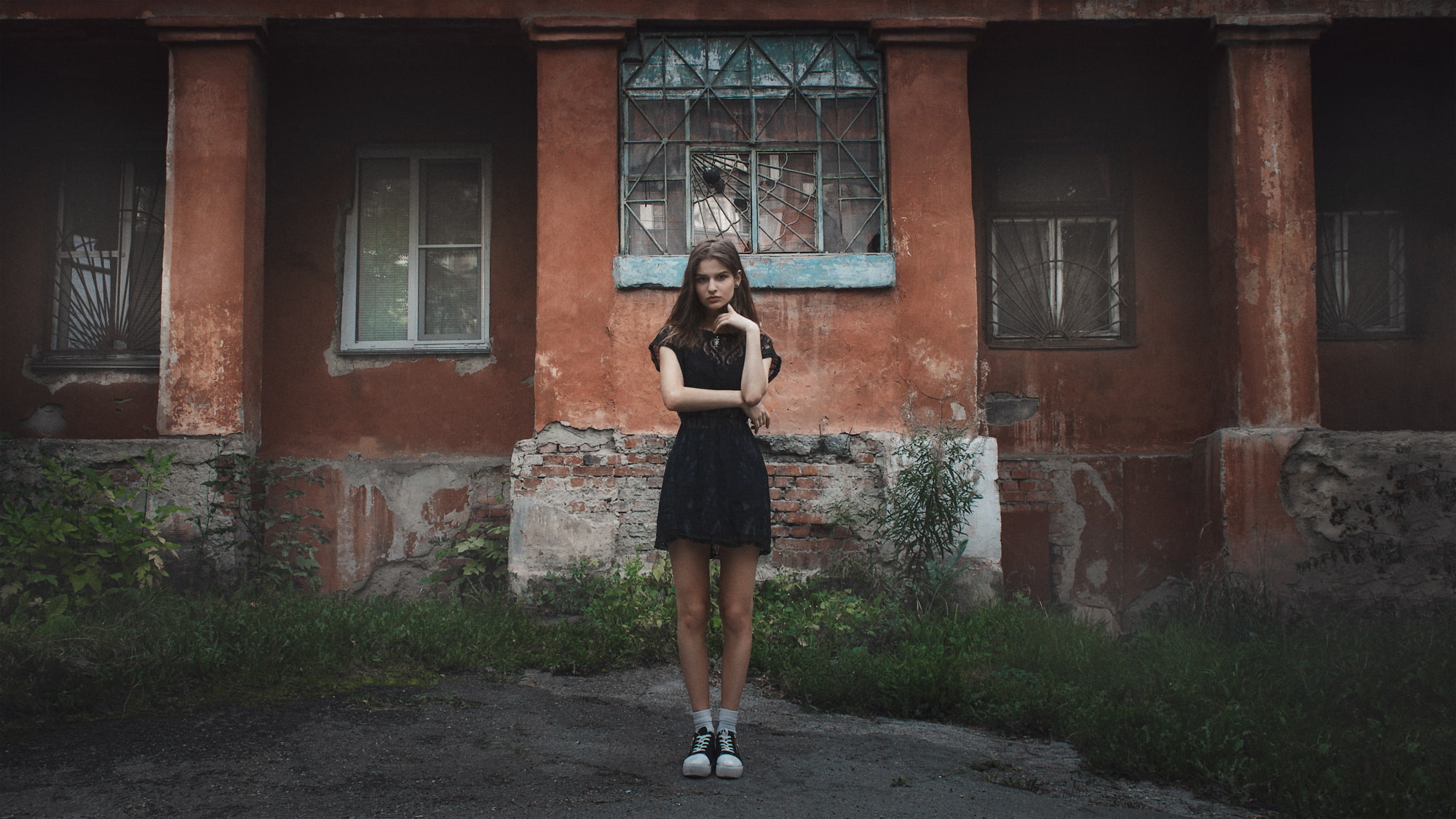 young, portrait, clothing, model, russian, Jeanne, mood, look, girl, grid, grass, house, dress, brown hair, Windows, the building, Ivan Kopchenov, beauty, HD Wallpaper