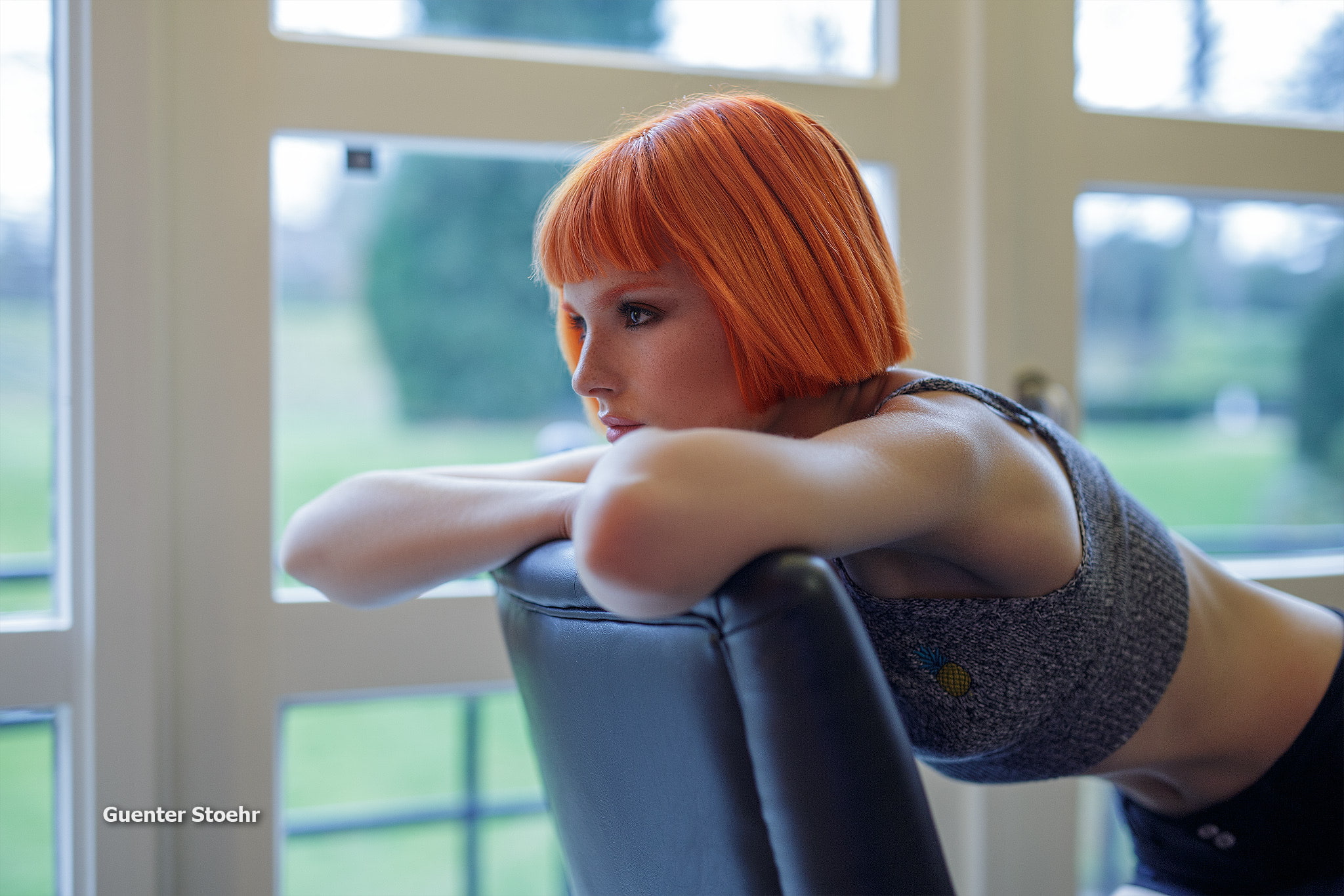 dyed hair, face, women, depth of field, Guenter Stoehr, profile, women indoors, 1080P, short hair, model, HD Wallpaper