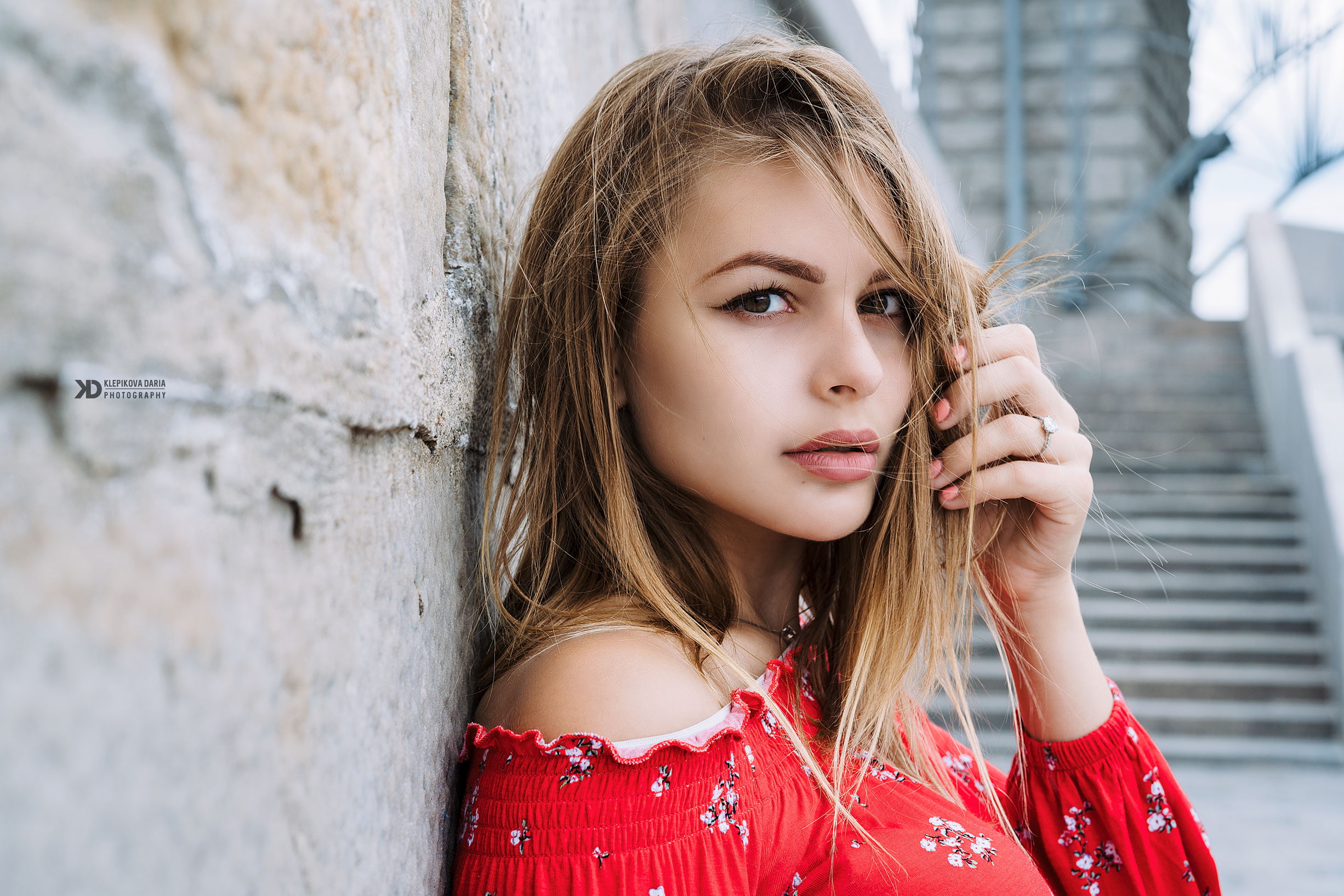 1080P, looking, contemplation, Daria Klepikova, architecture, teenager, innocence, hair, stairs, portrait, headshot, leisure activity, touching hair, fashion, HD Wallpaper