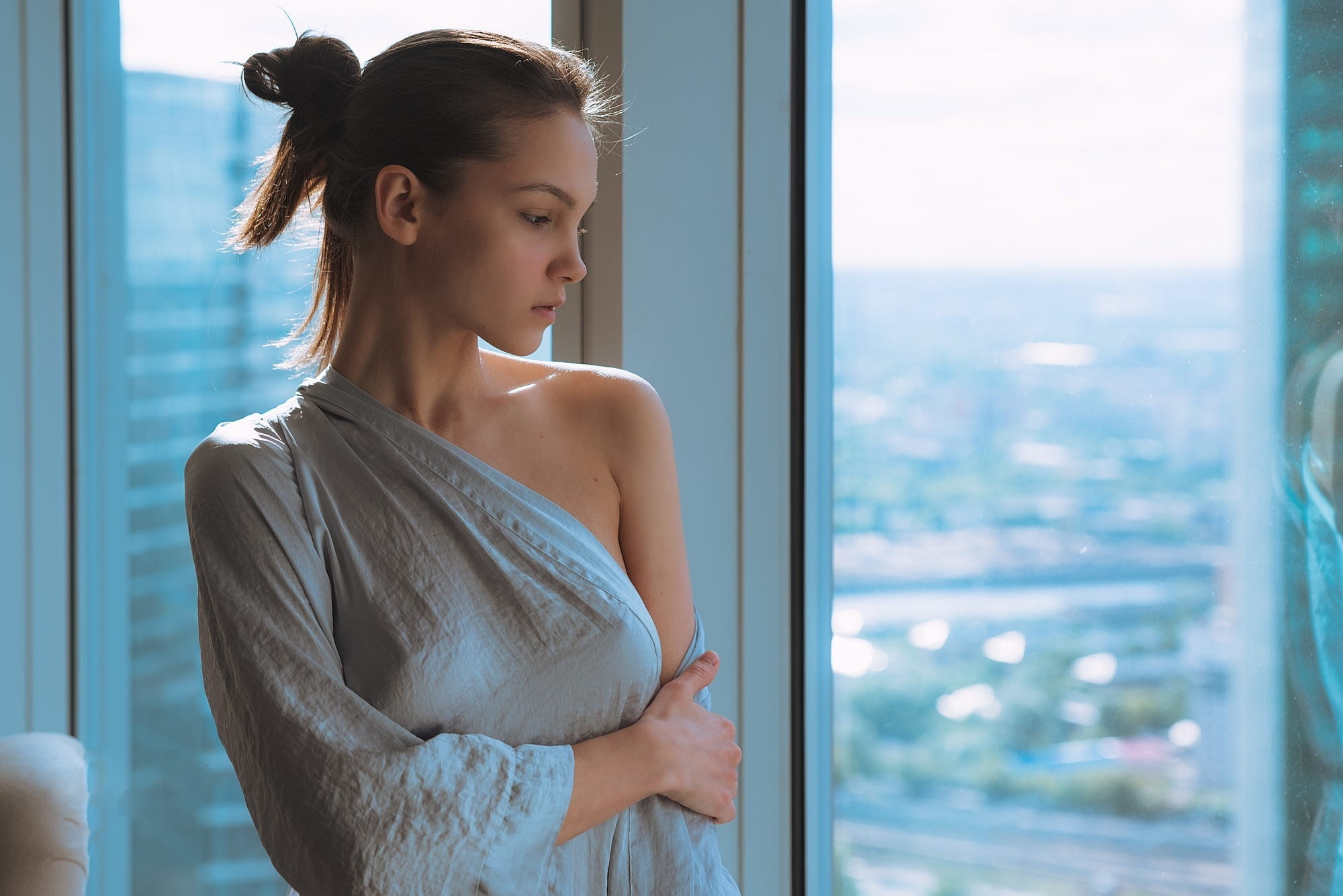 window, bare shoulders, no bra, face, brunette, sheet, 1080P, profile, women, Maria Demina, looking into the distance, Daria Klepikova, Maria Dyomina, HD Wallpaper