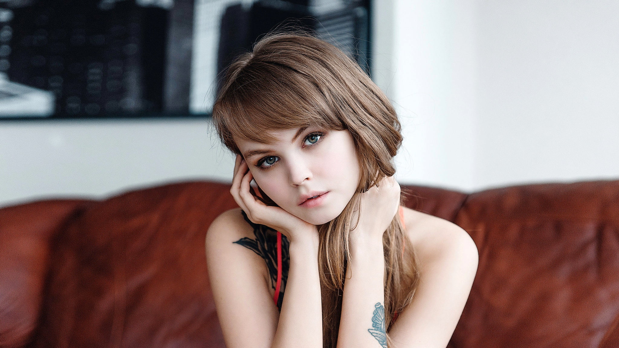 look, sofa, makeup, 1080P, Anastasia Scheglova, brown hair, beauty, Anastasia Shcheglova, face, bokeh, tattoo, portrait, Daria Klepikova, pose, hands, HD Wallpaper