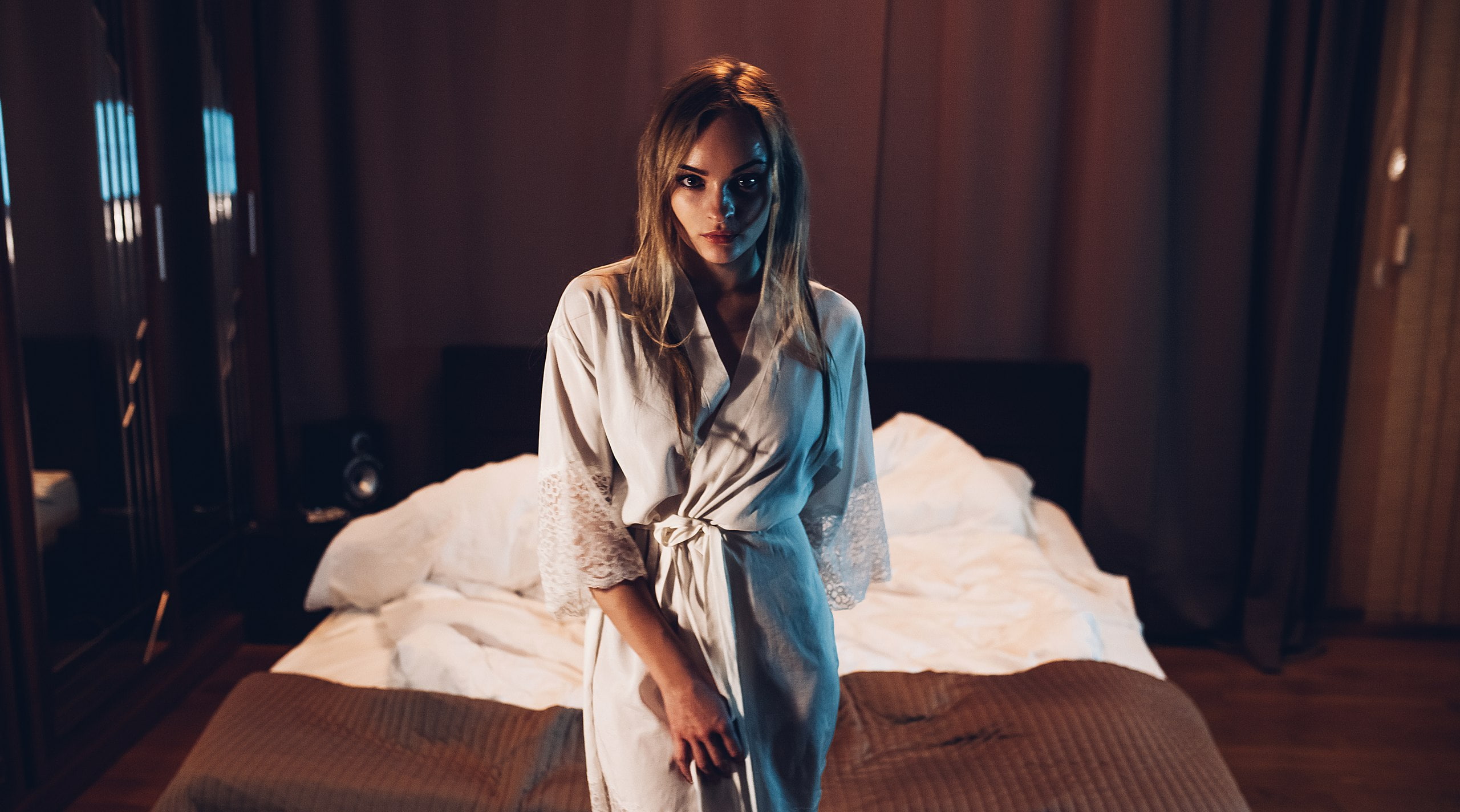 bathrobes, portrait, bed, blonde, robes, women, women indoors, 2K, HD Wallpaper