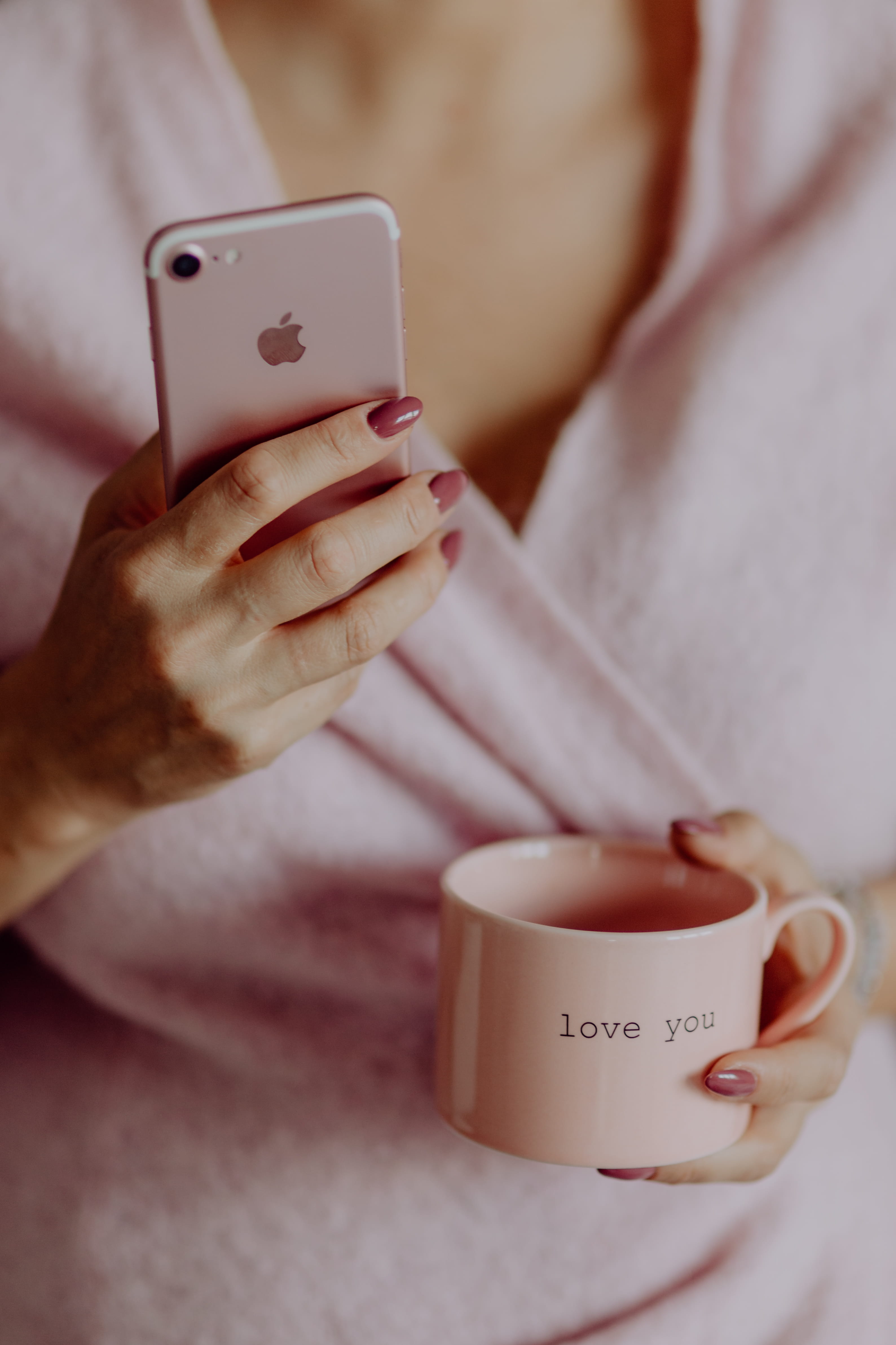 coffee cup, coffee - drink, one person, female, tech, adult, woman, indoors, texting, cup of coffee, pink, smartphone, smart phone, 4K, mug, love you, Phone HD Wallpaper